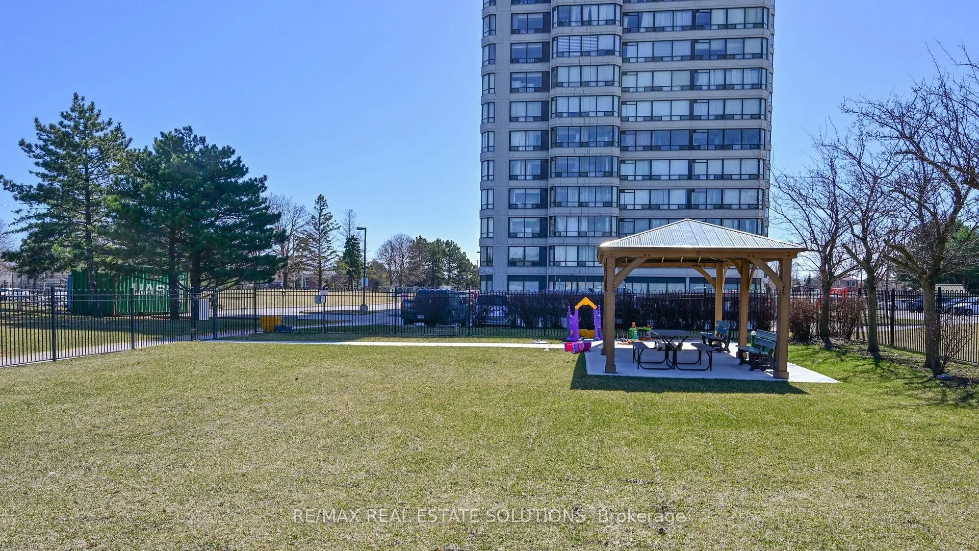 330 Alton Towers Circle, #1611