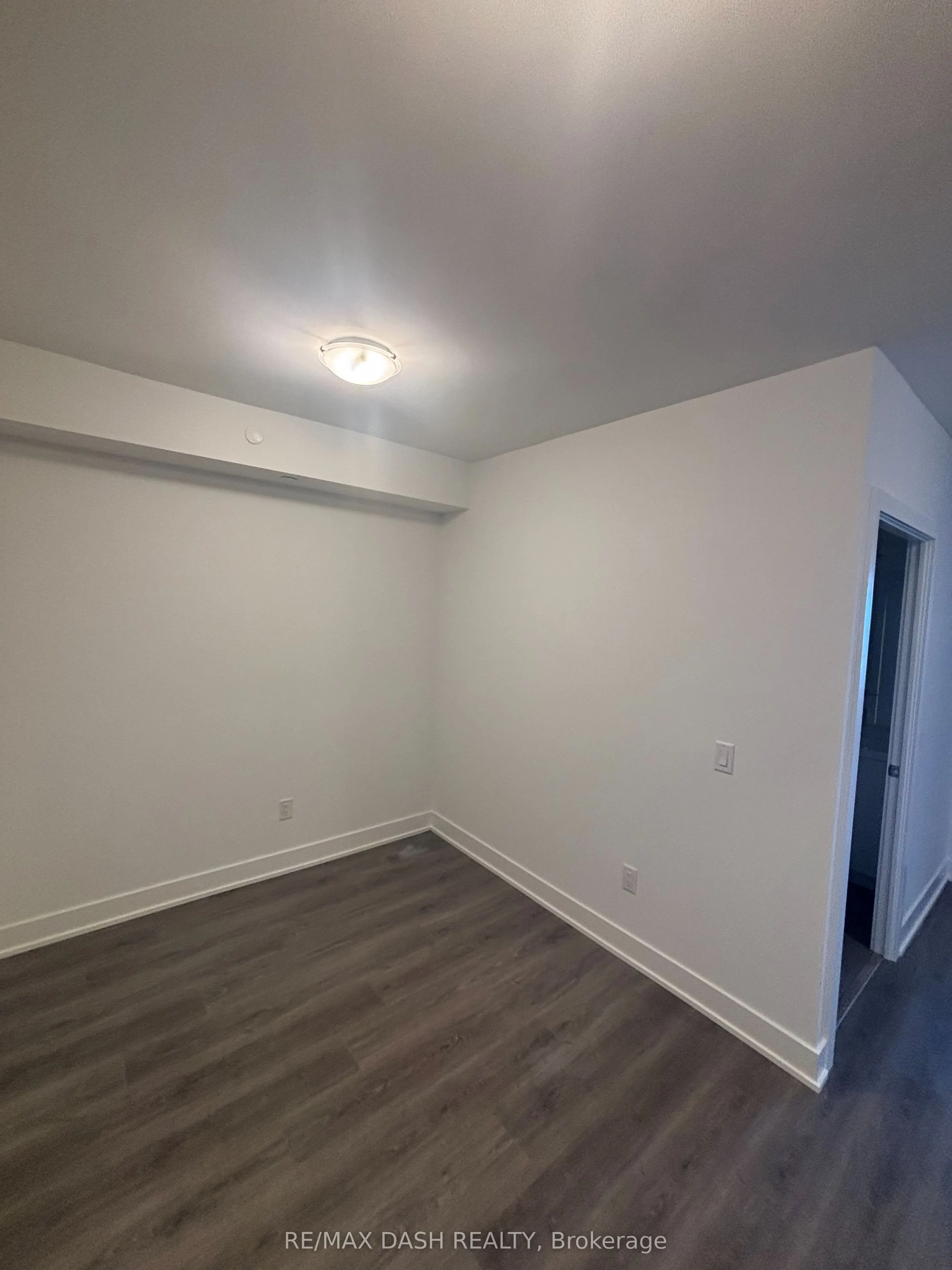 2425 Simcoe Street N, #1041