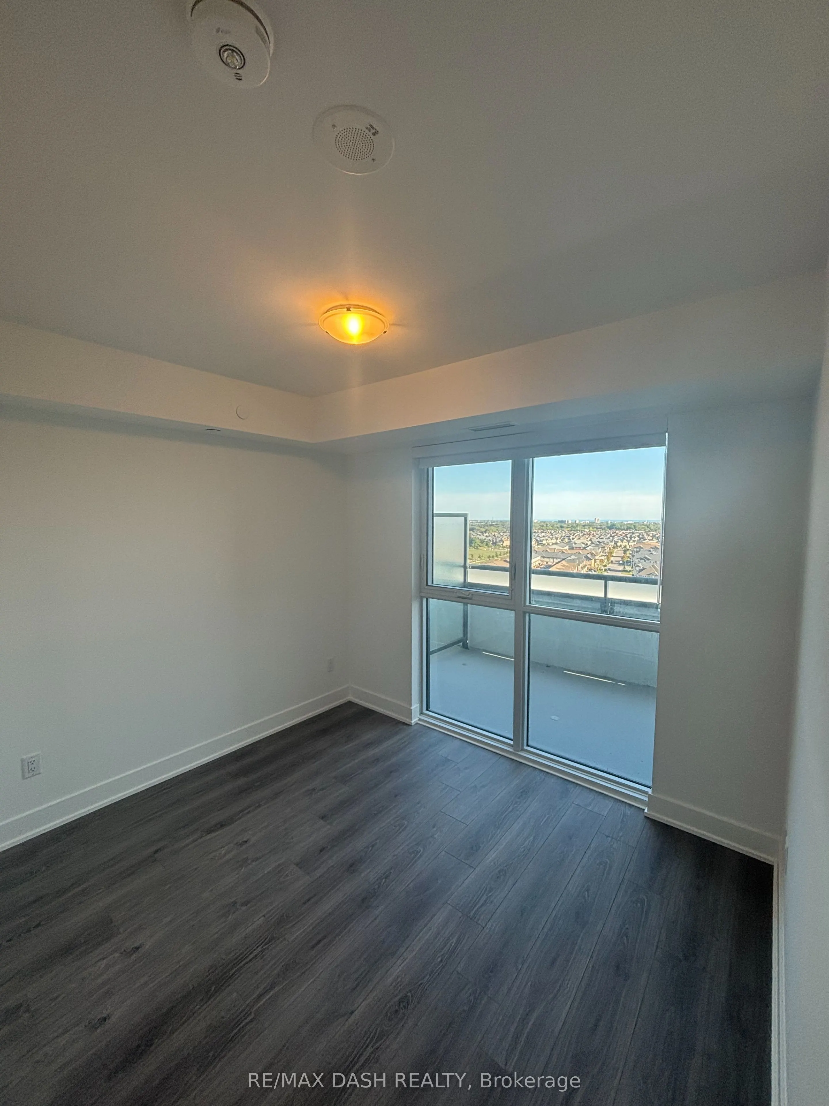 2425 Simcoe Street N, #1041