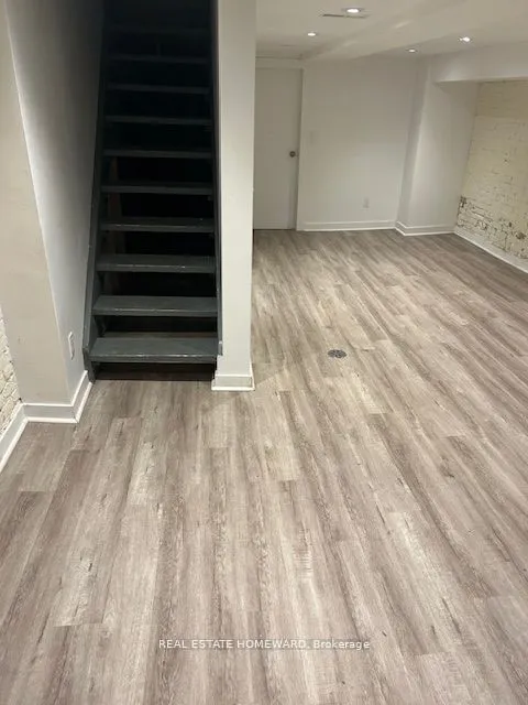 726 Gerrard Street, #Main