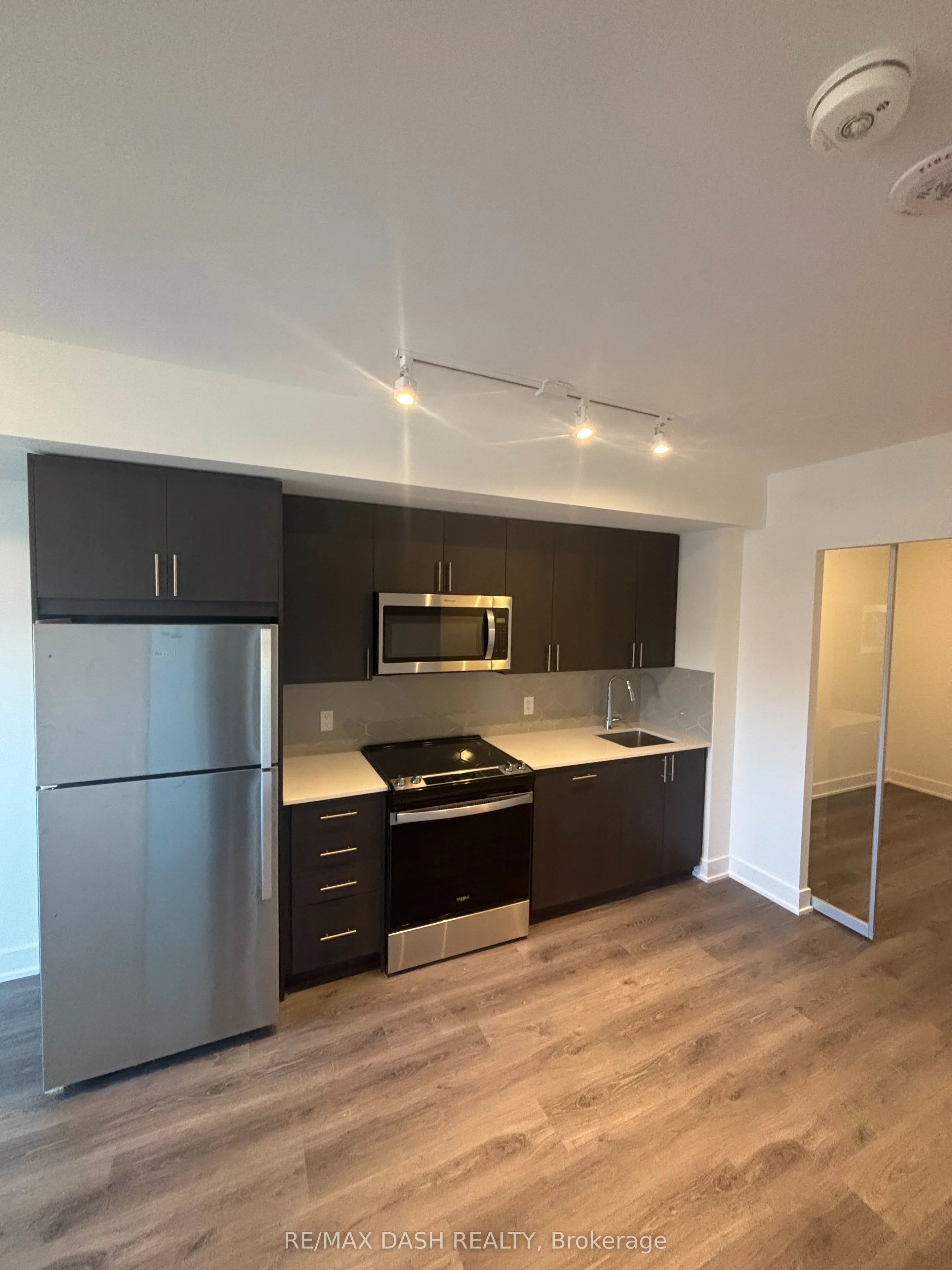 2545 Simcoe Street N, #433