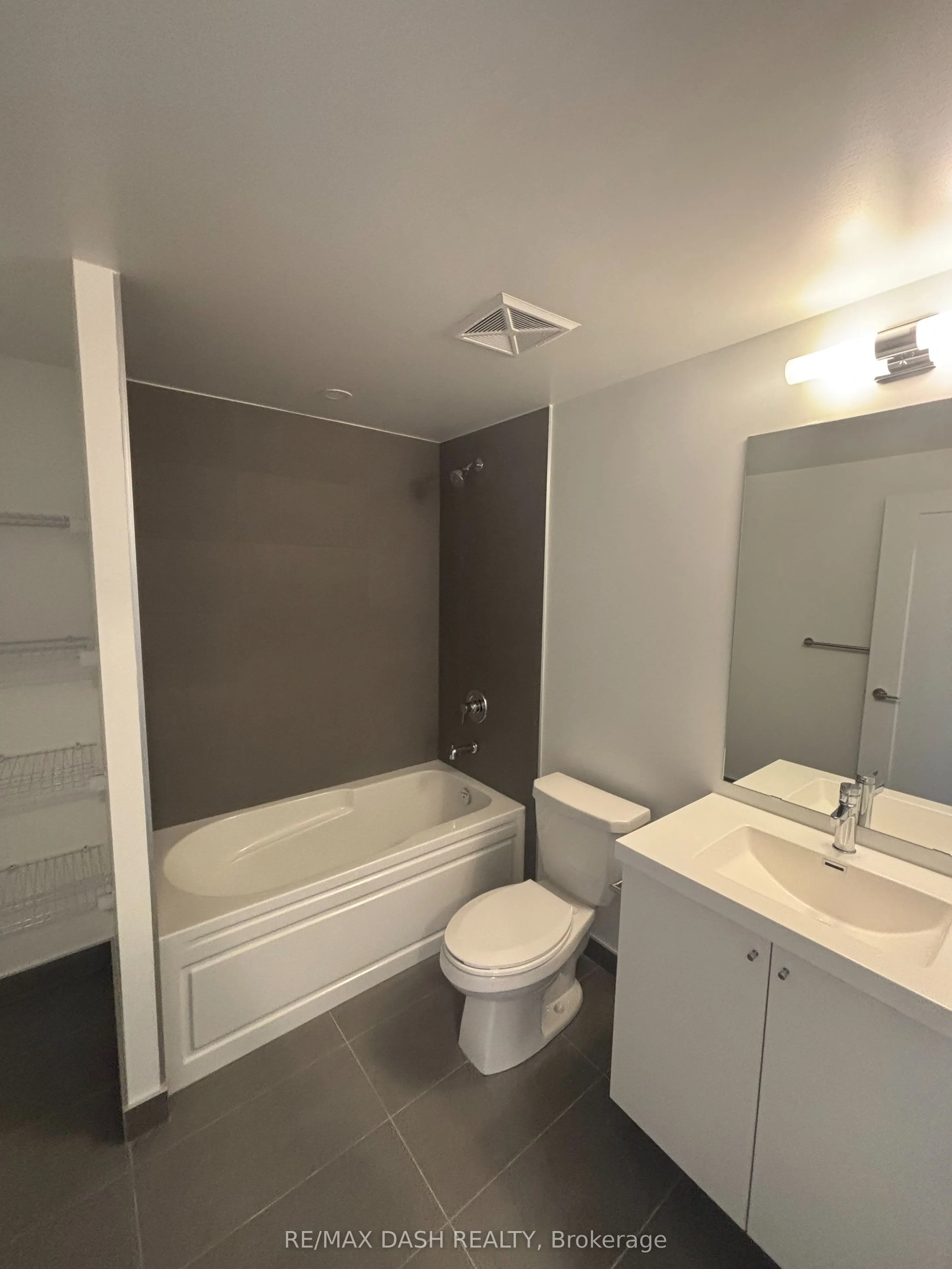 2545 Simcoe Street N, #433