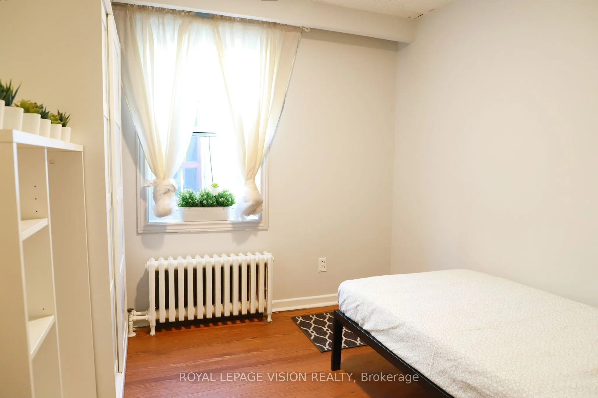 1242 Danforth Avenue, #Upper