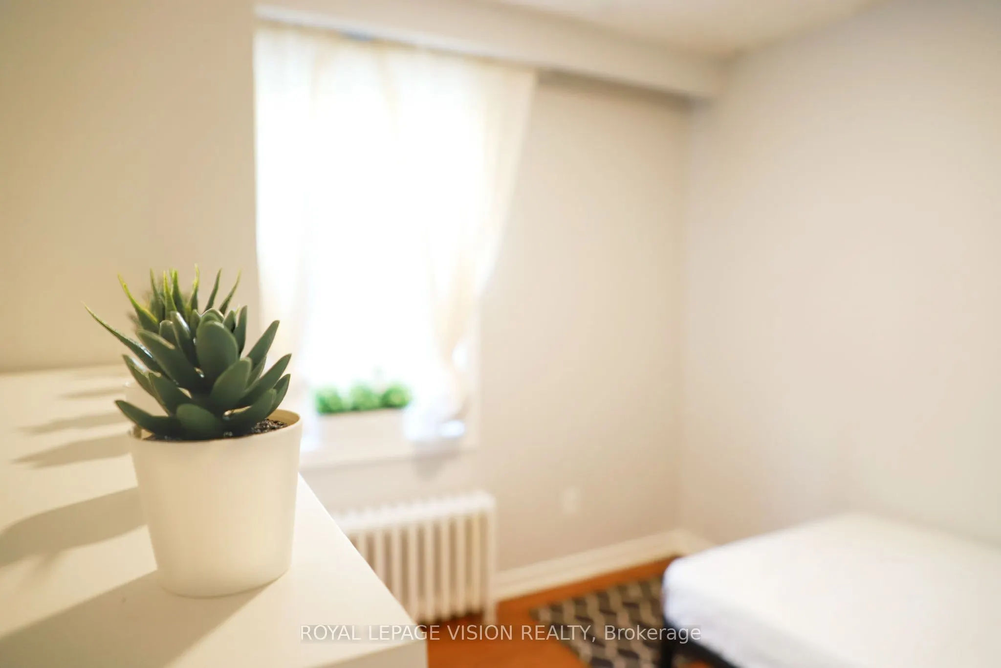 1242 Danforth Avenue, #Upper