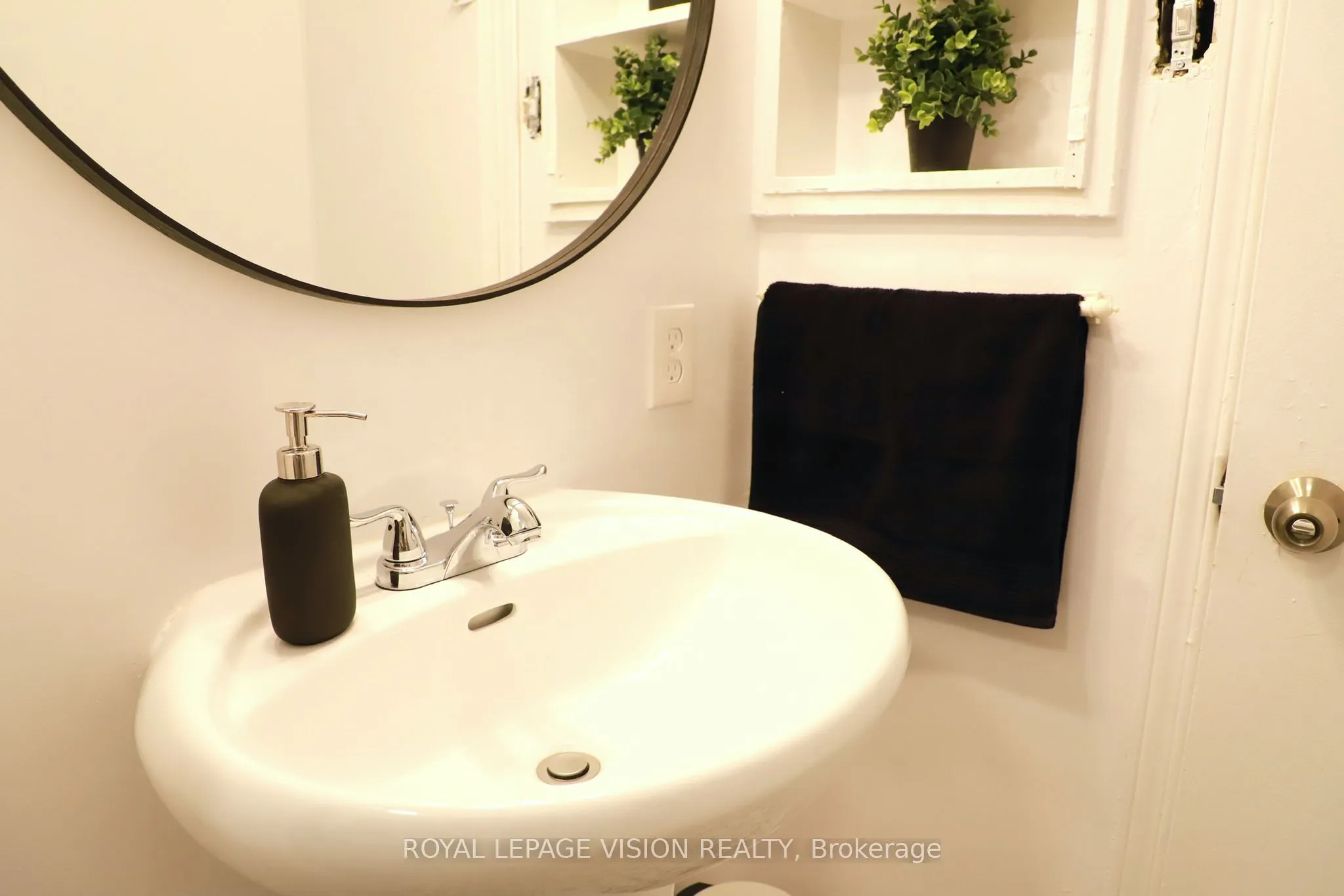 1242 Danforth Avenue, #Upper