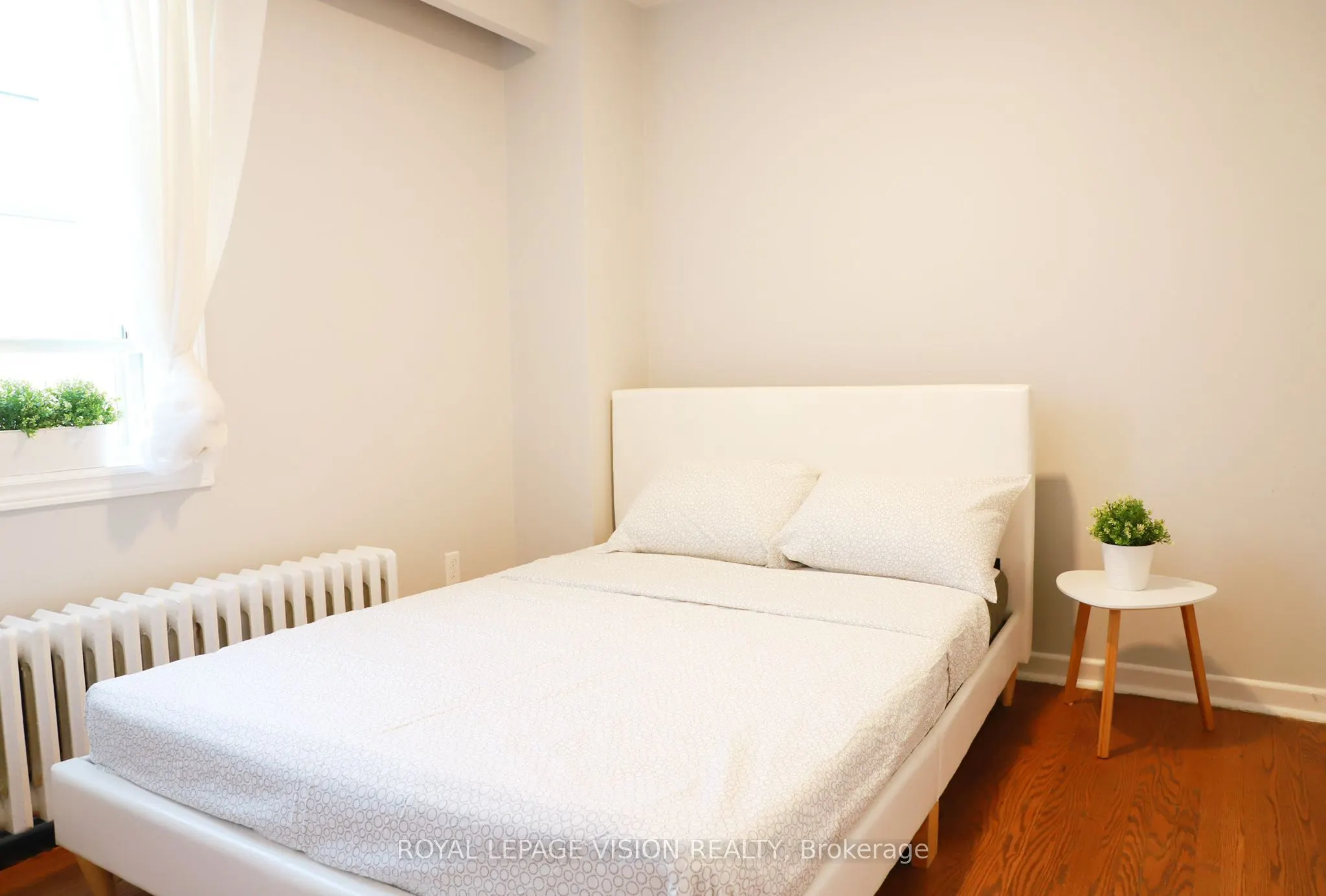 1242 Danforth Avenue, #Upper