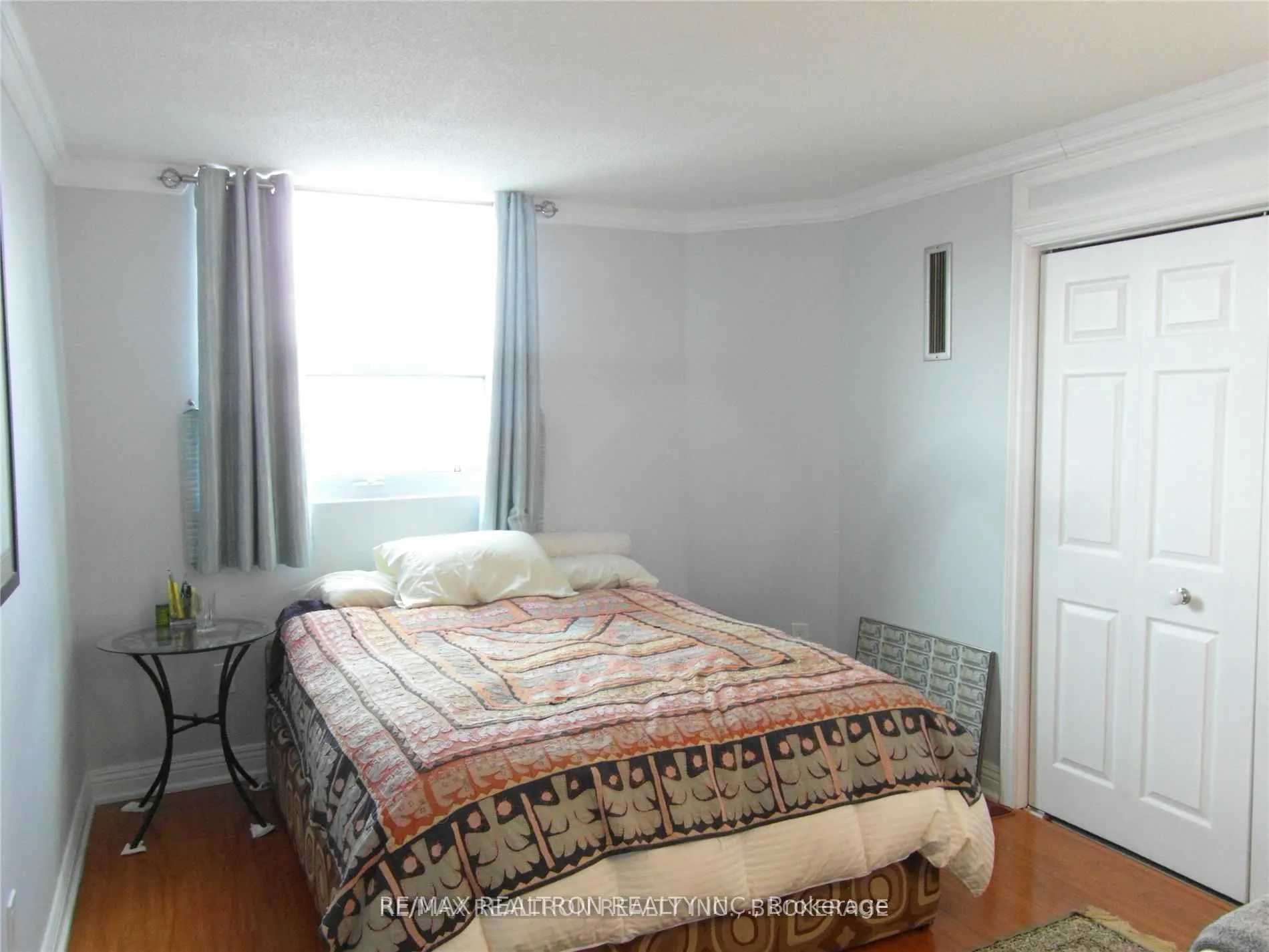 20 Dean Park Road, #1210