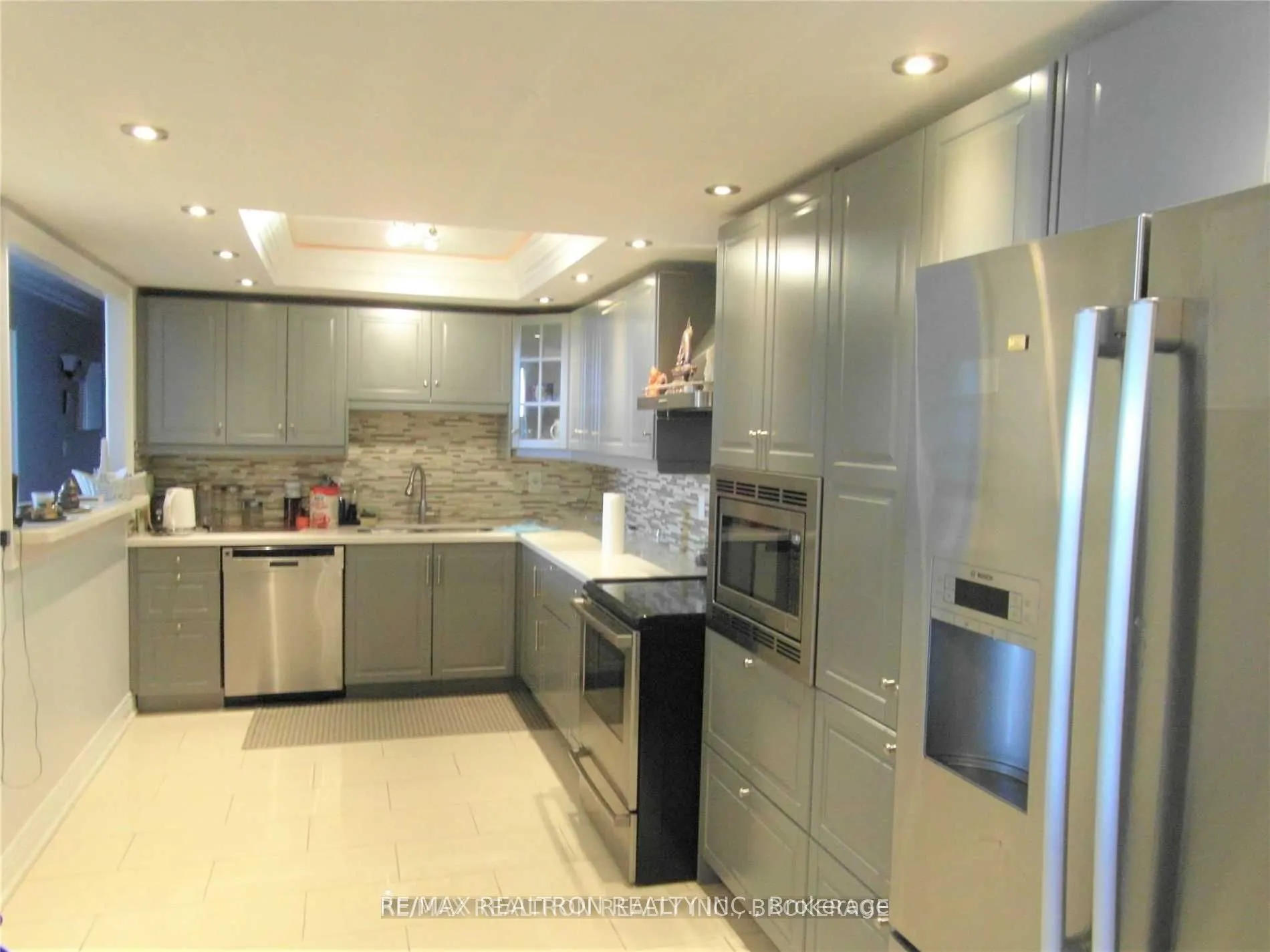 20 Dean Park Road, #1210