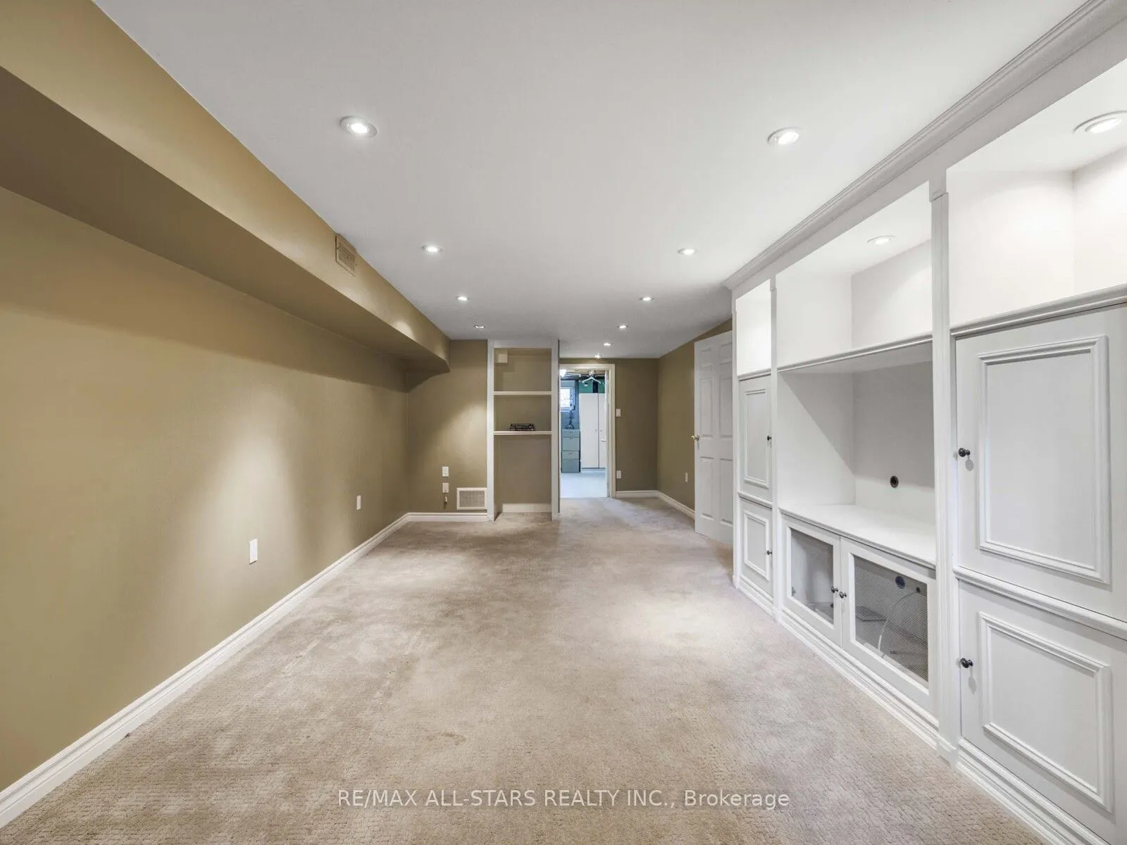 220 Catalina Drive