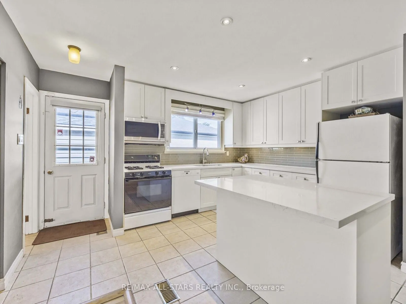 220 Catalina Drive