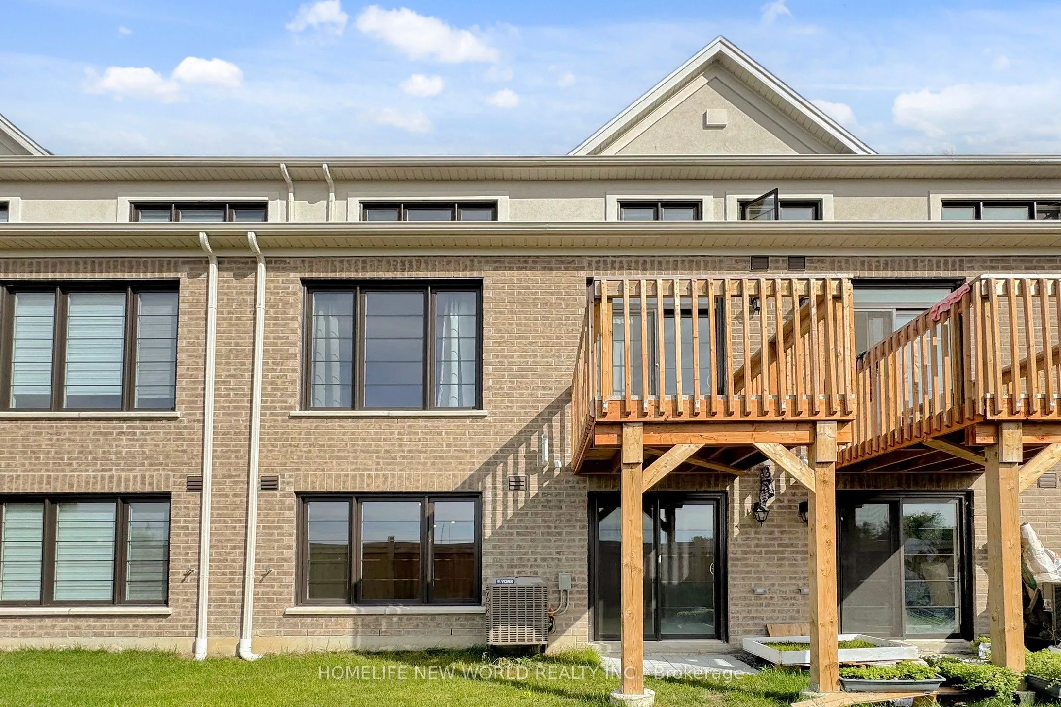 18 Velvet Drive