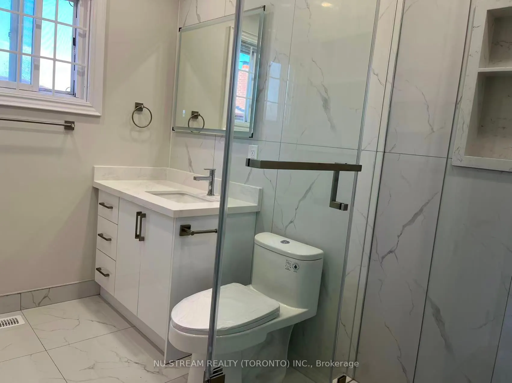 48 Tidworth Square, #Upper level