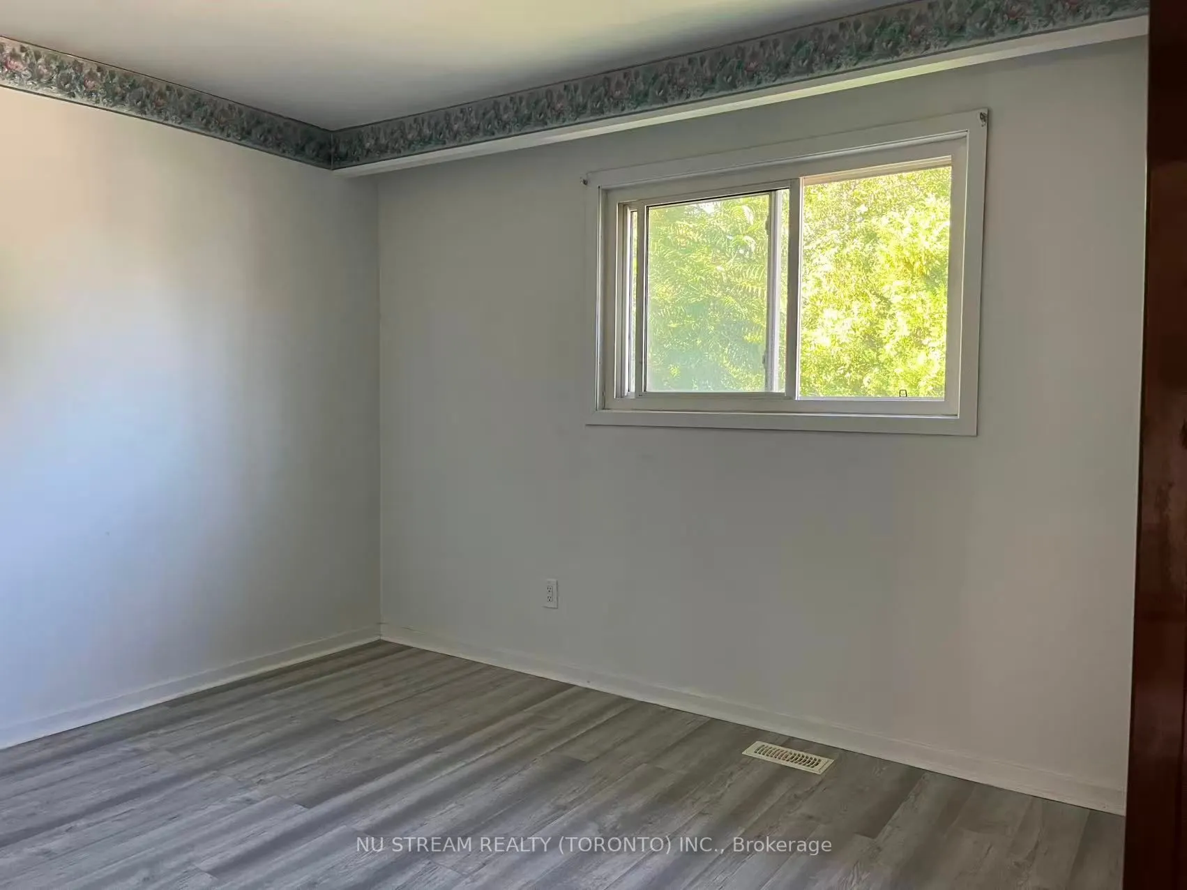 48 Tidworth Square, #Upper level