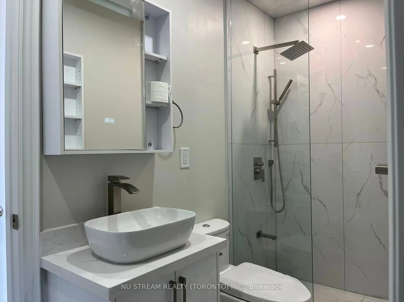 48 Tidworth Square, #Upper level