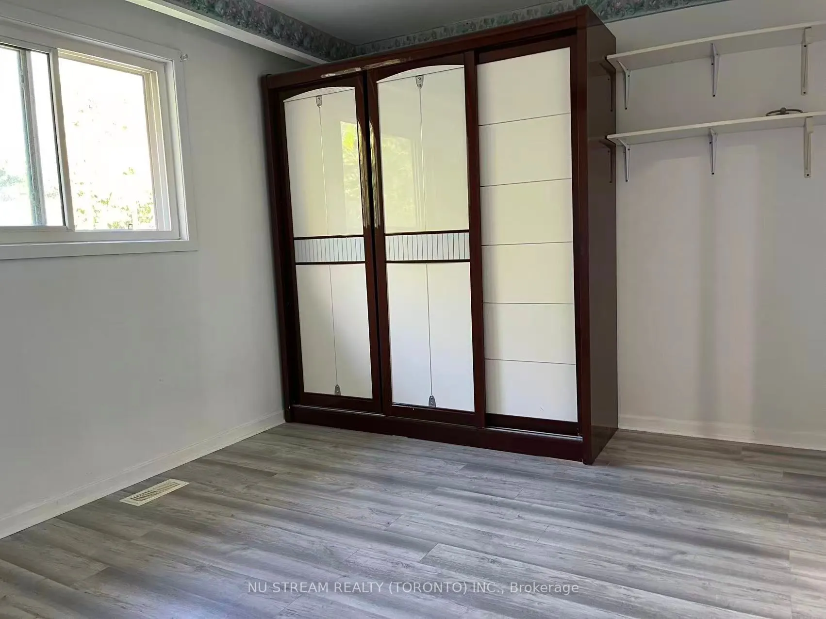 48 Tidworth Square, #Upper level