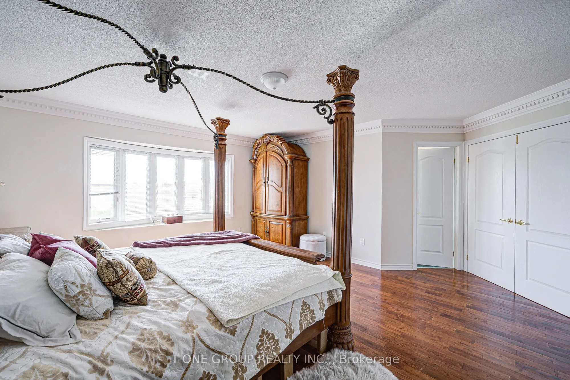 39 Boulderbrook Drive