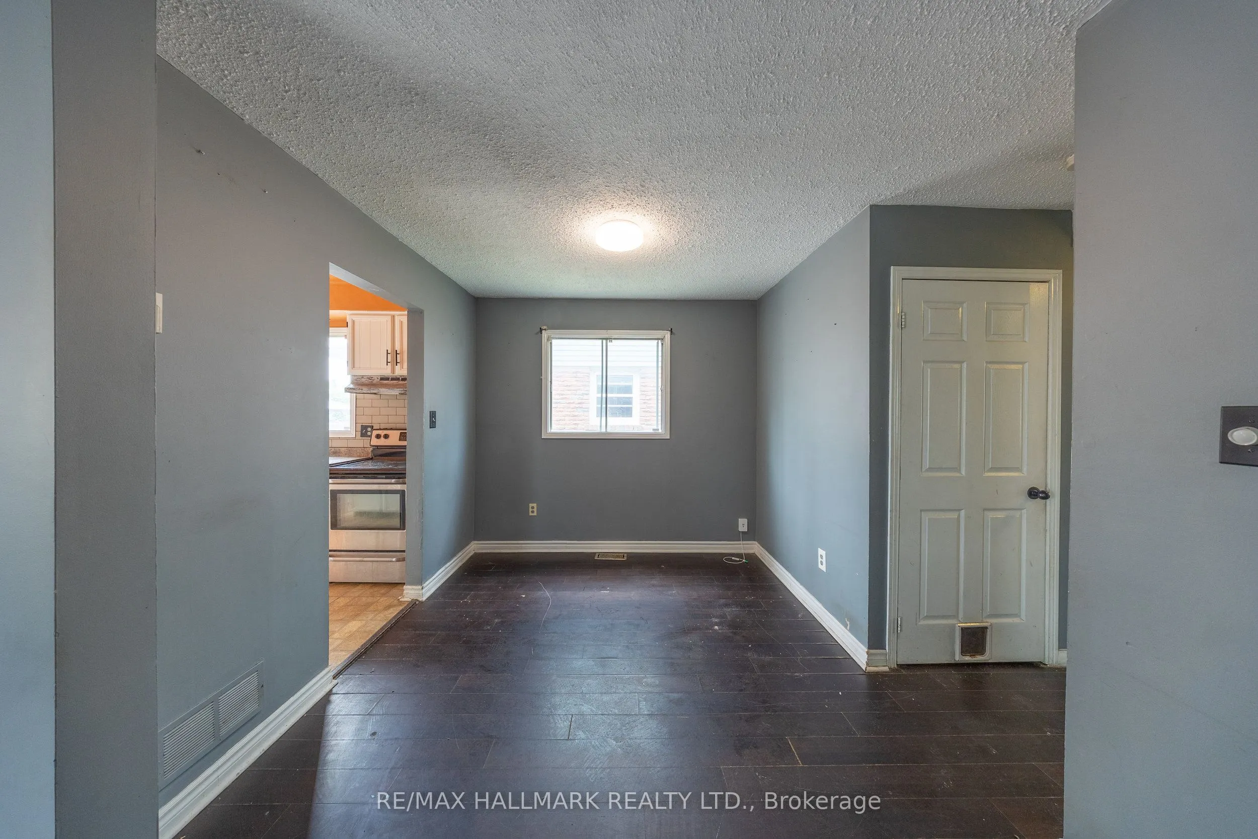 200 Adele Crescent