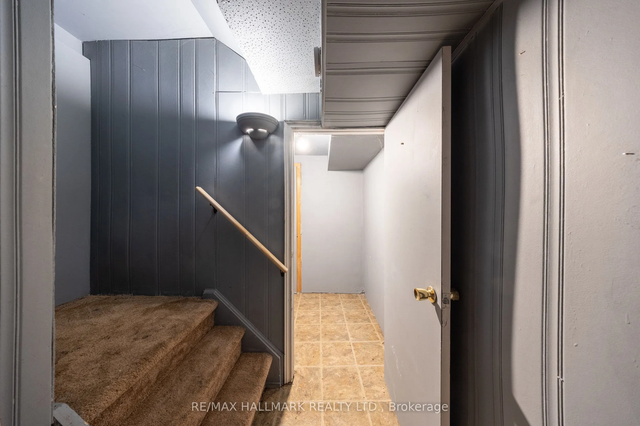200 Adele Crescent