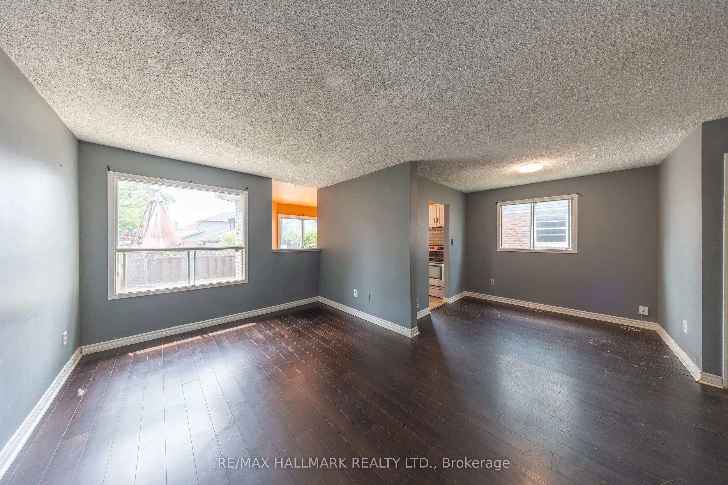 200 Adele Crescent