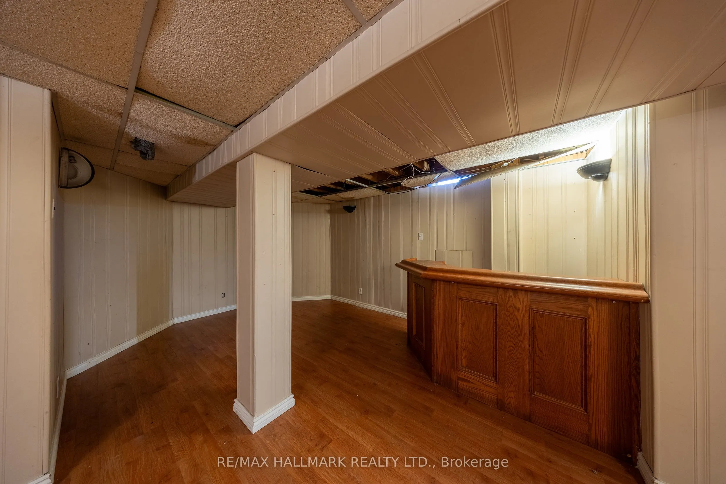 200 Adele Crescent