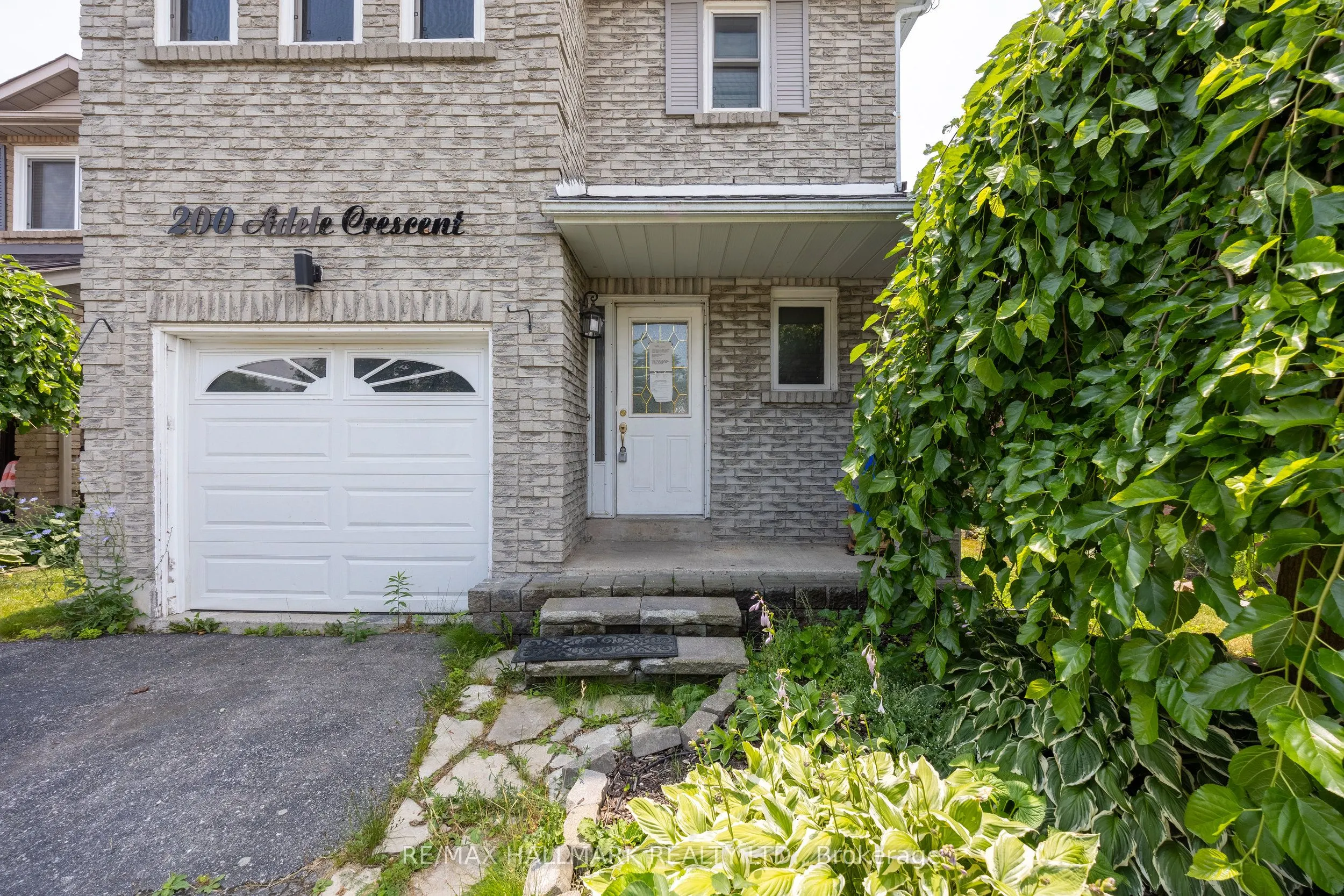 200 Adele Crescent