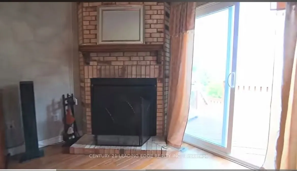 47 Hewitt Crescent E