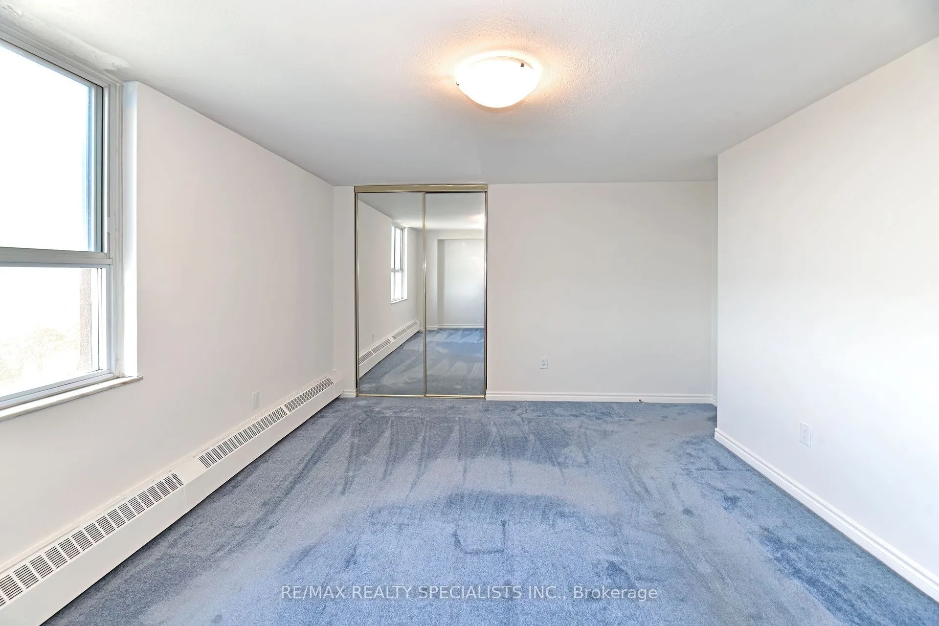 270 Palmdale Drive, #1601