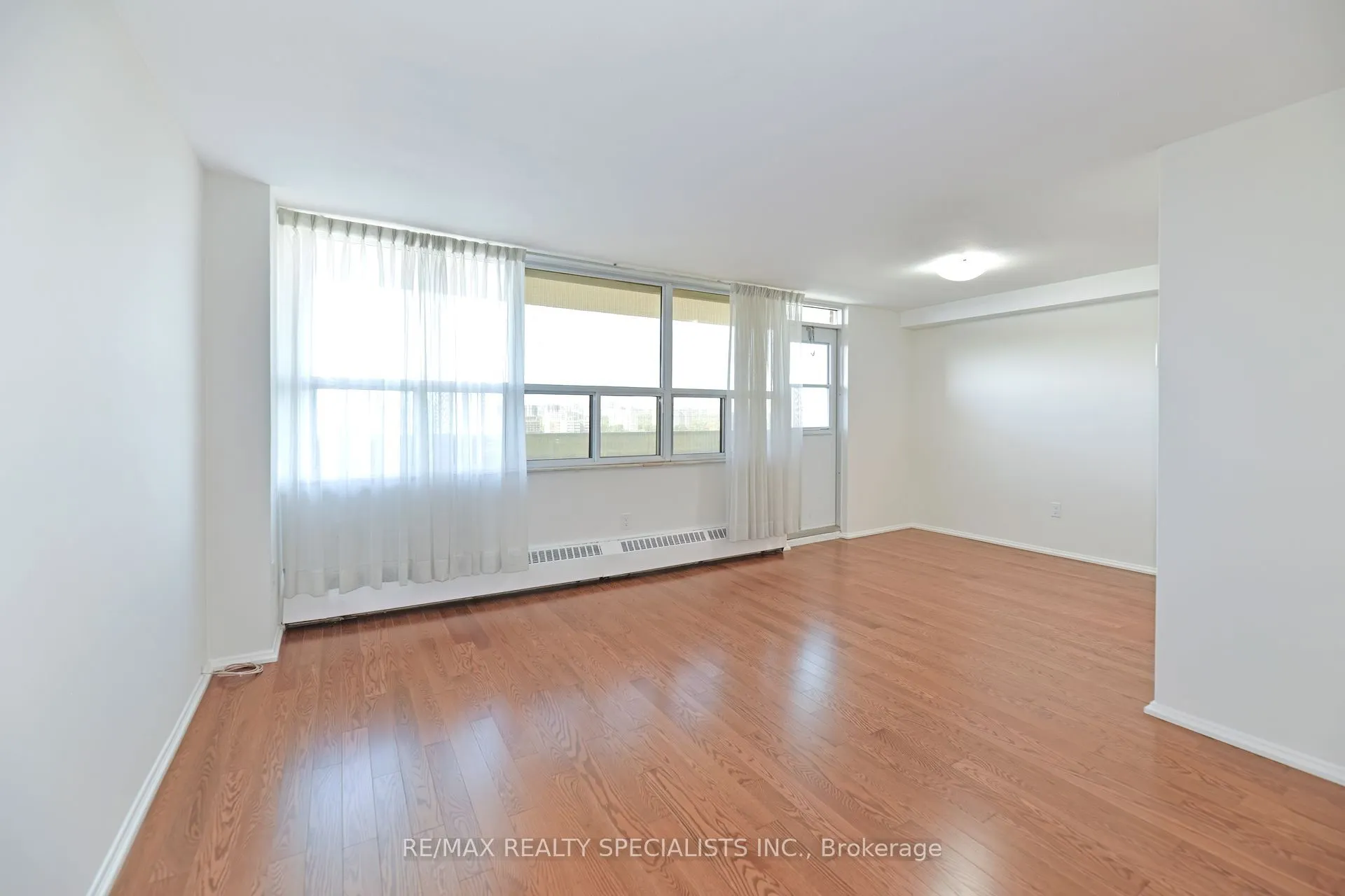270 Palmdale Drive, #1601