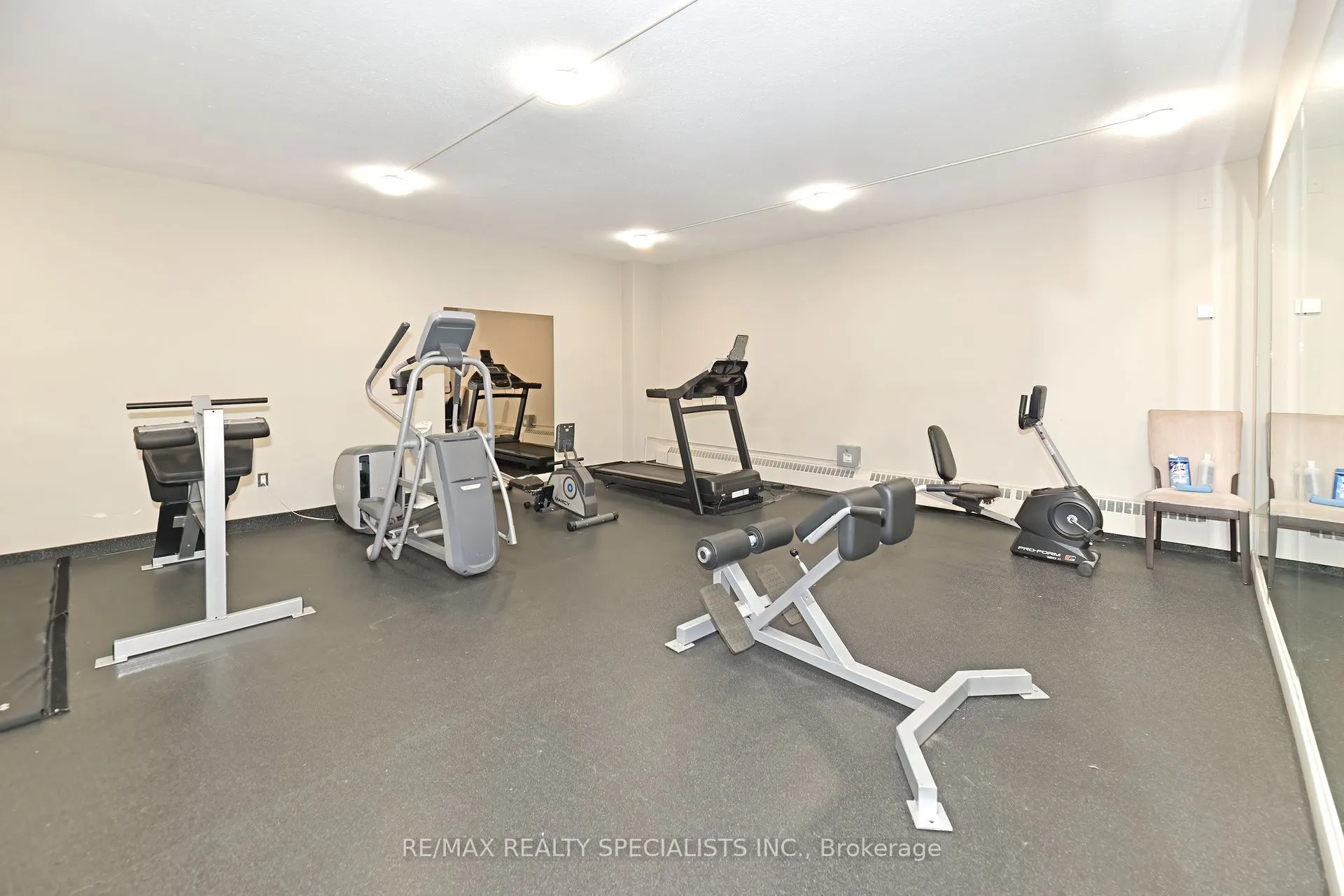 270 Palmdale Drive, #1601