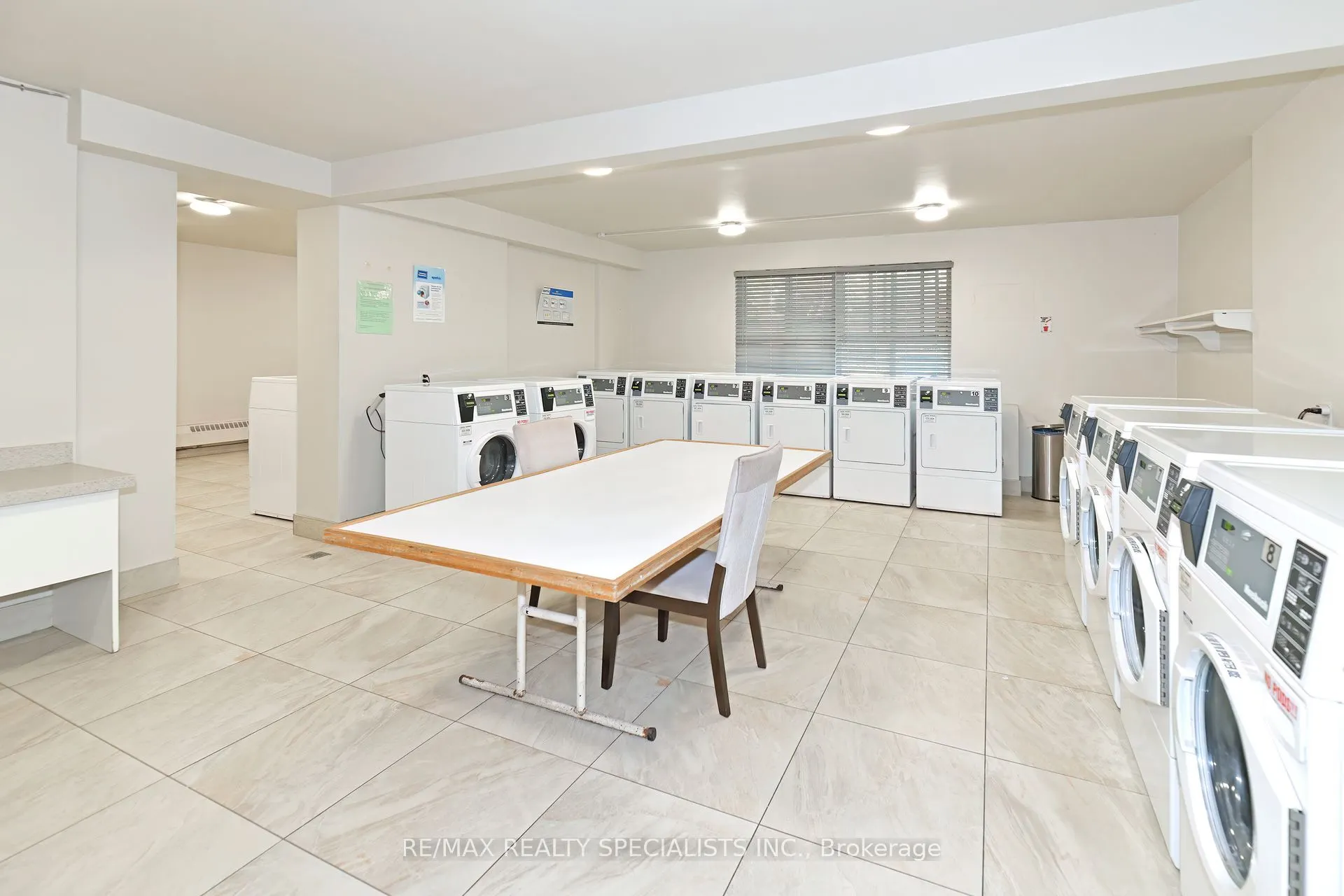 270 Palmdale Drive, #1601