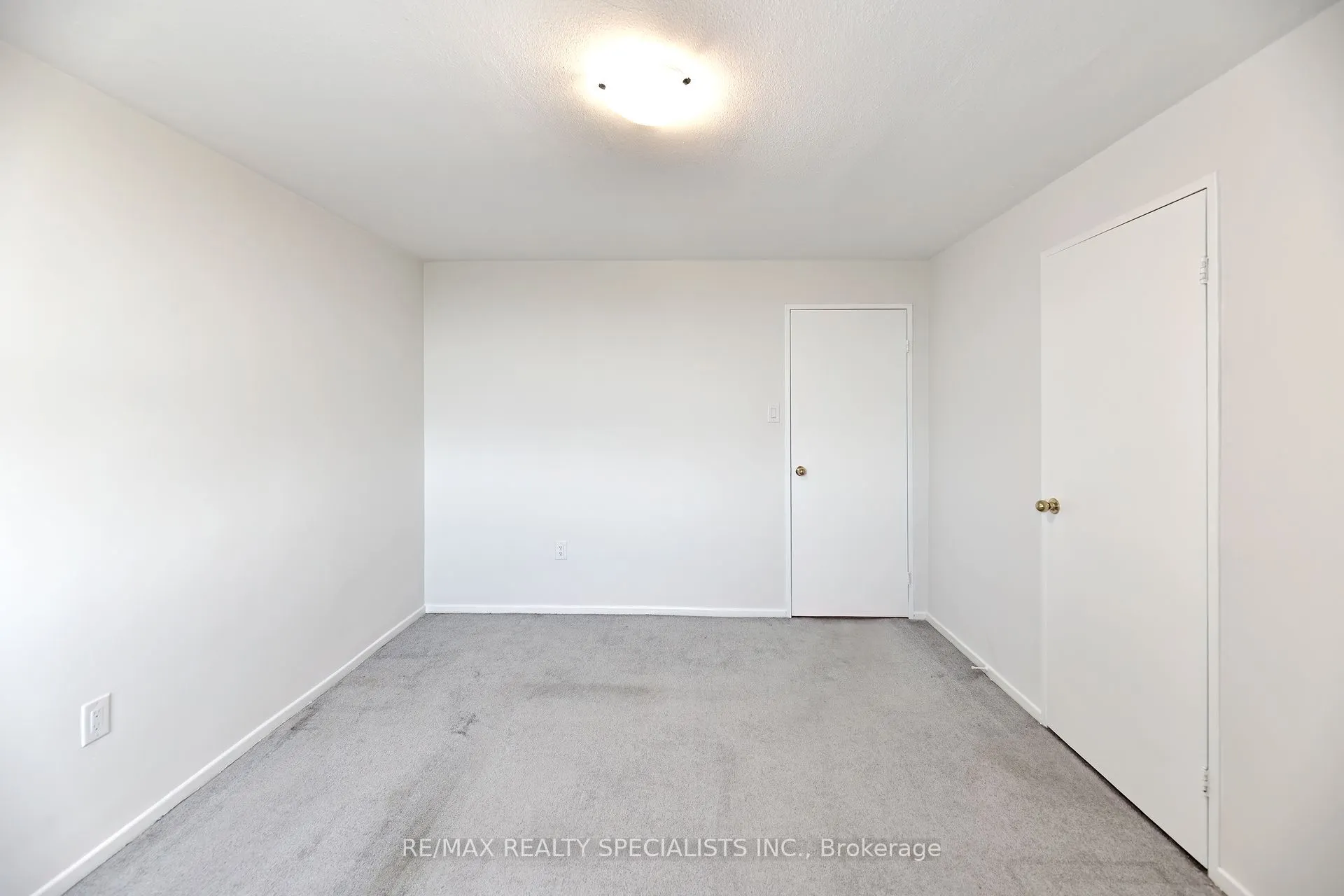 270 Palmdale Drive, #1601