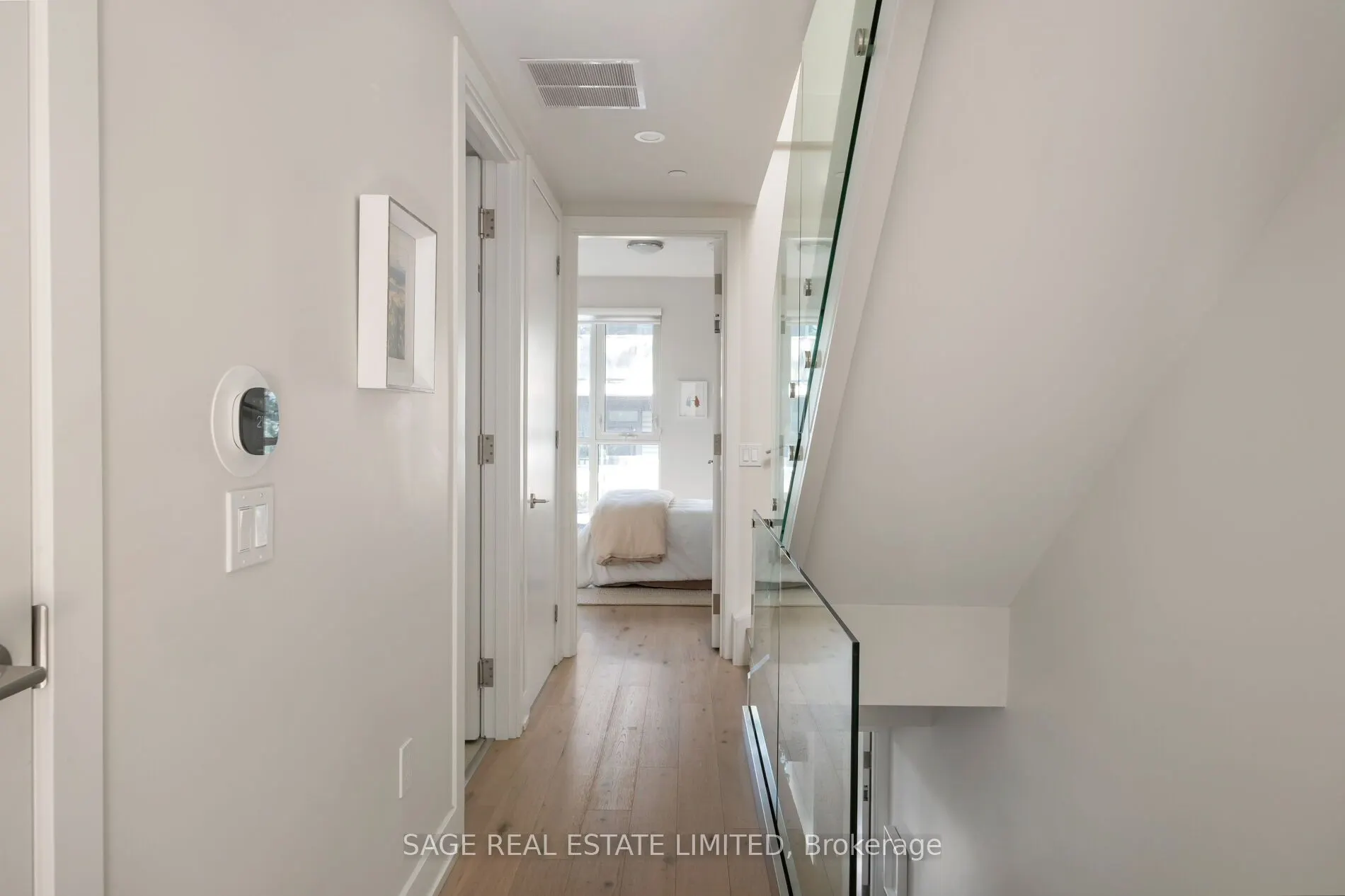 1331 Queen Street E #Th01