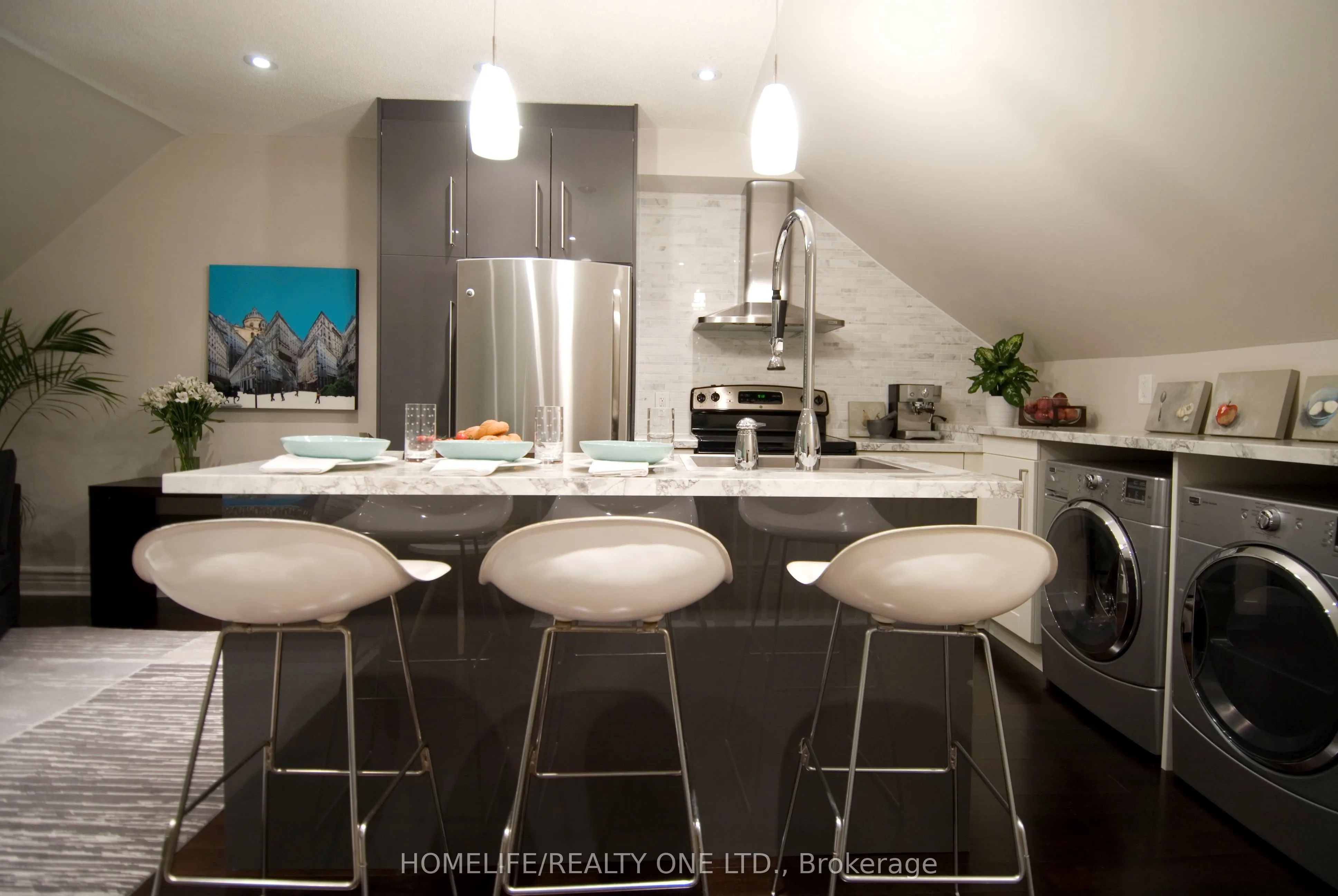 1202 Gerrard Street E, #2