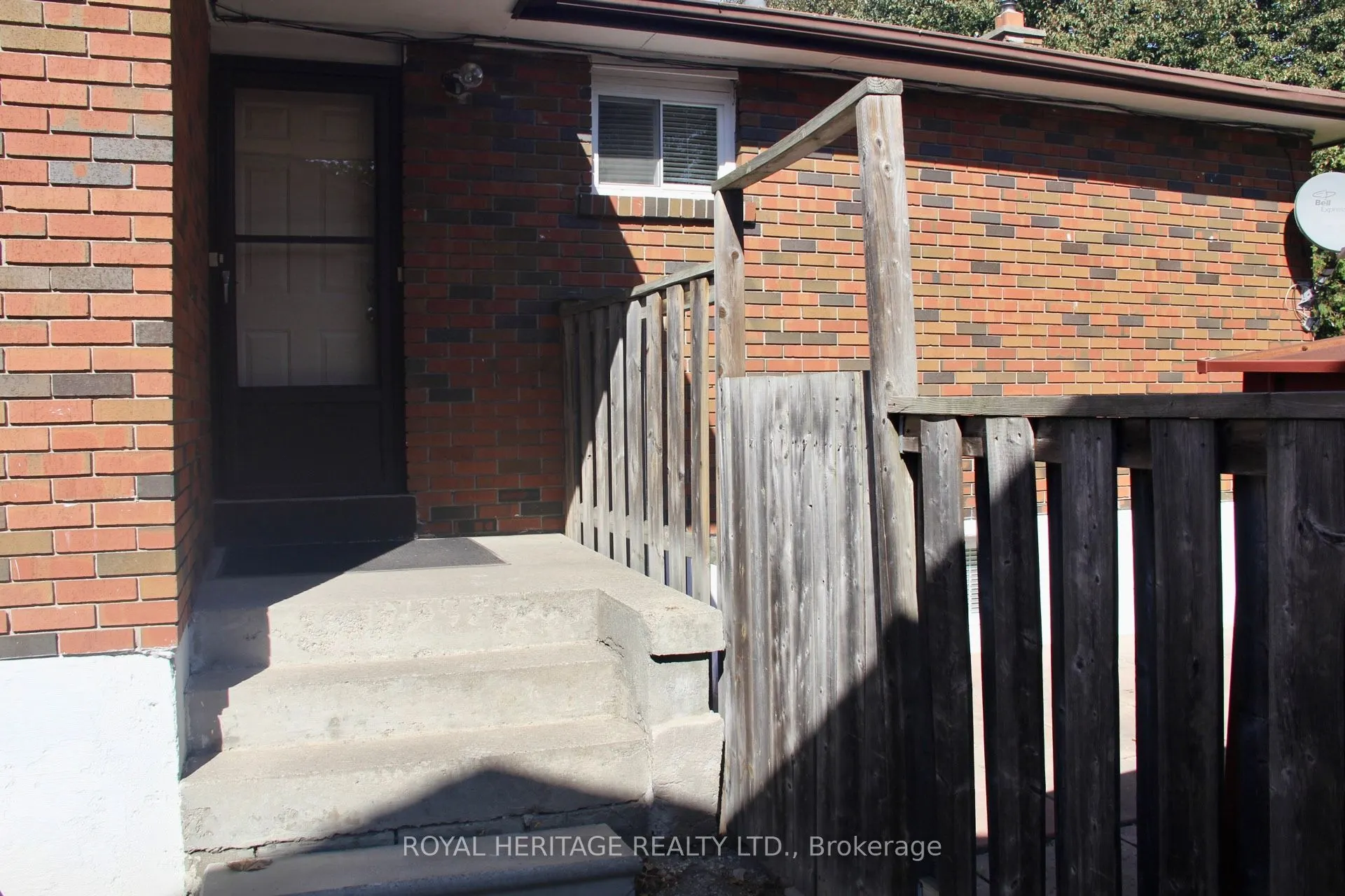 1078 Ronlea Avenue S