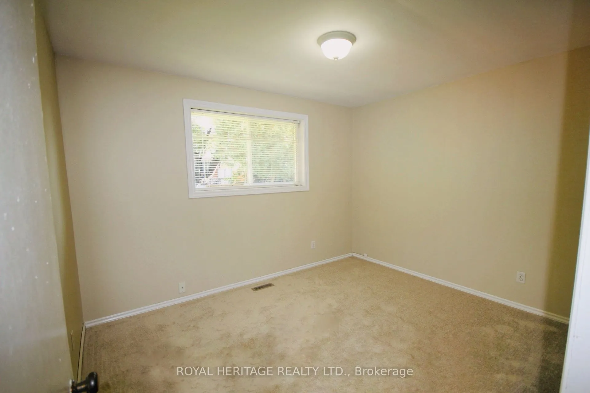 1078 Ronlea Avenue S