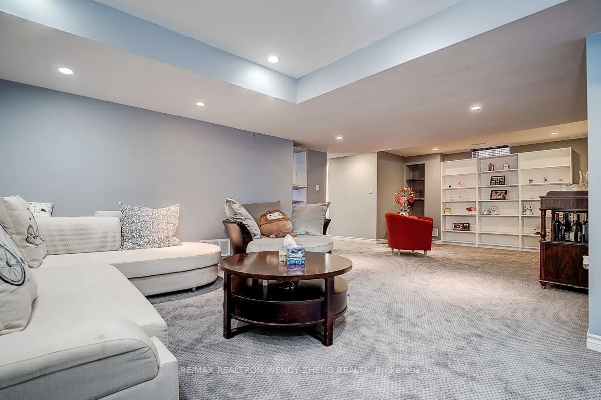 25 Neill Avenue
