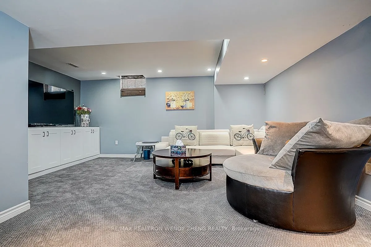 25 Neill Avenue
