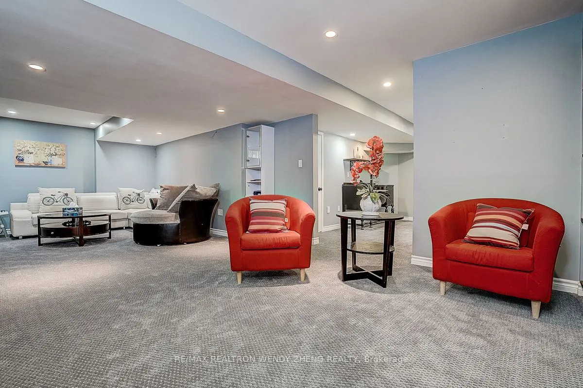 25 Neill Avenue