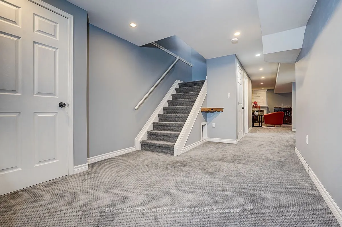 25 Neill Avenue
