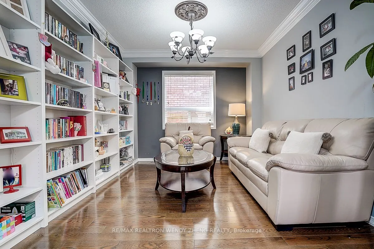 25 Neill Avenue