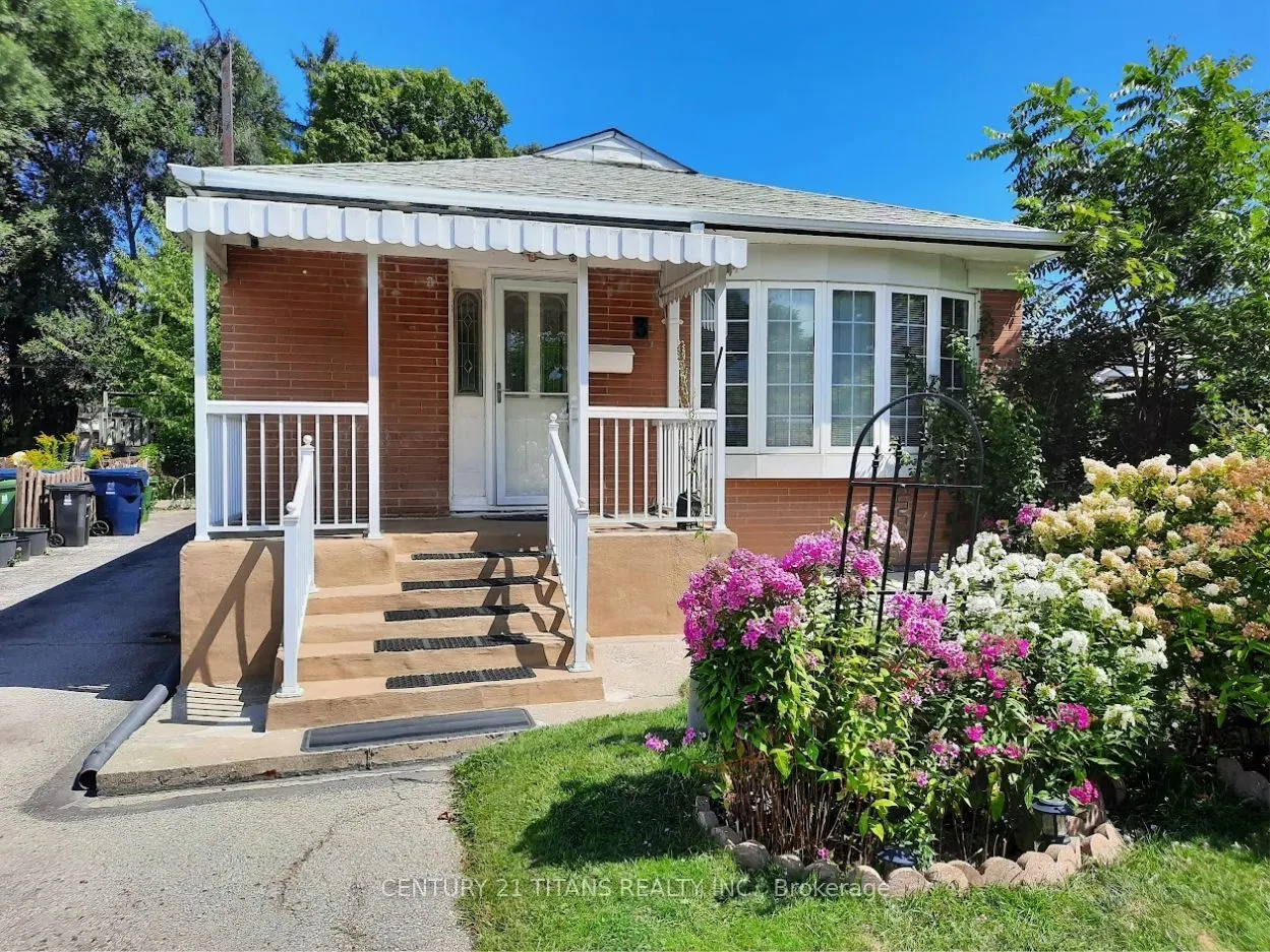 3 Saugeen Crescent