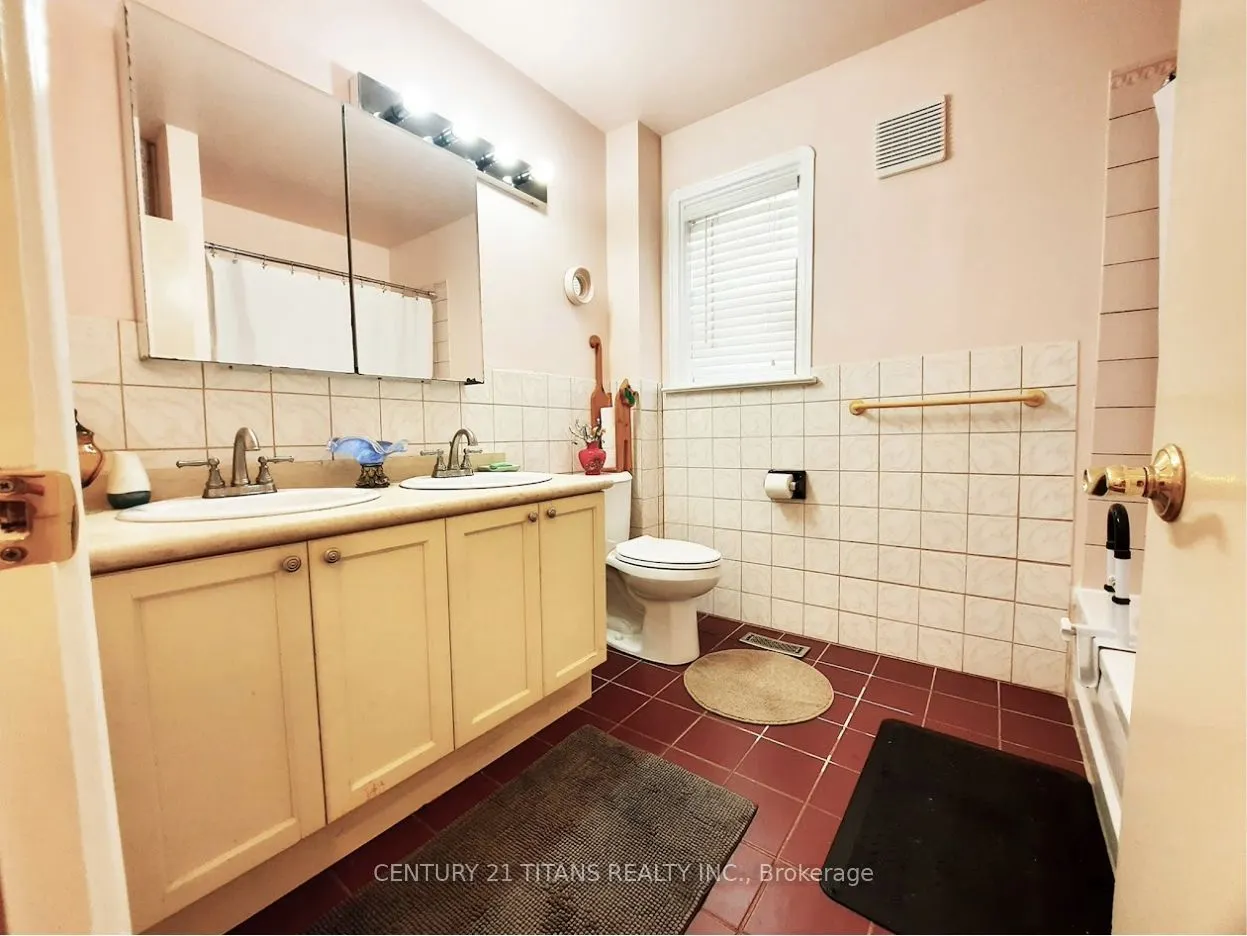 3 Saugeen Crescent