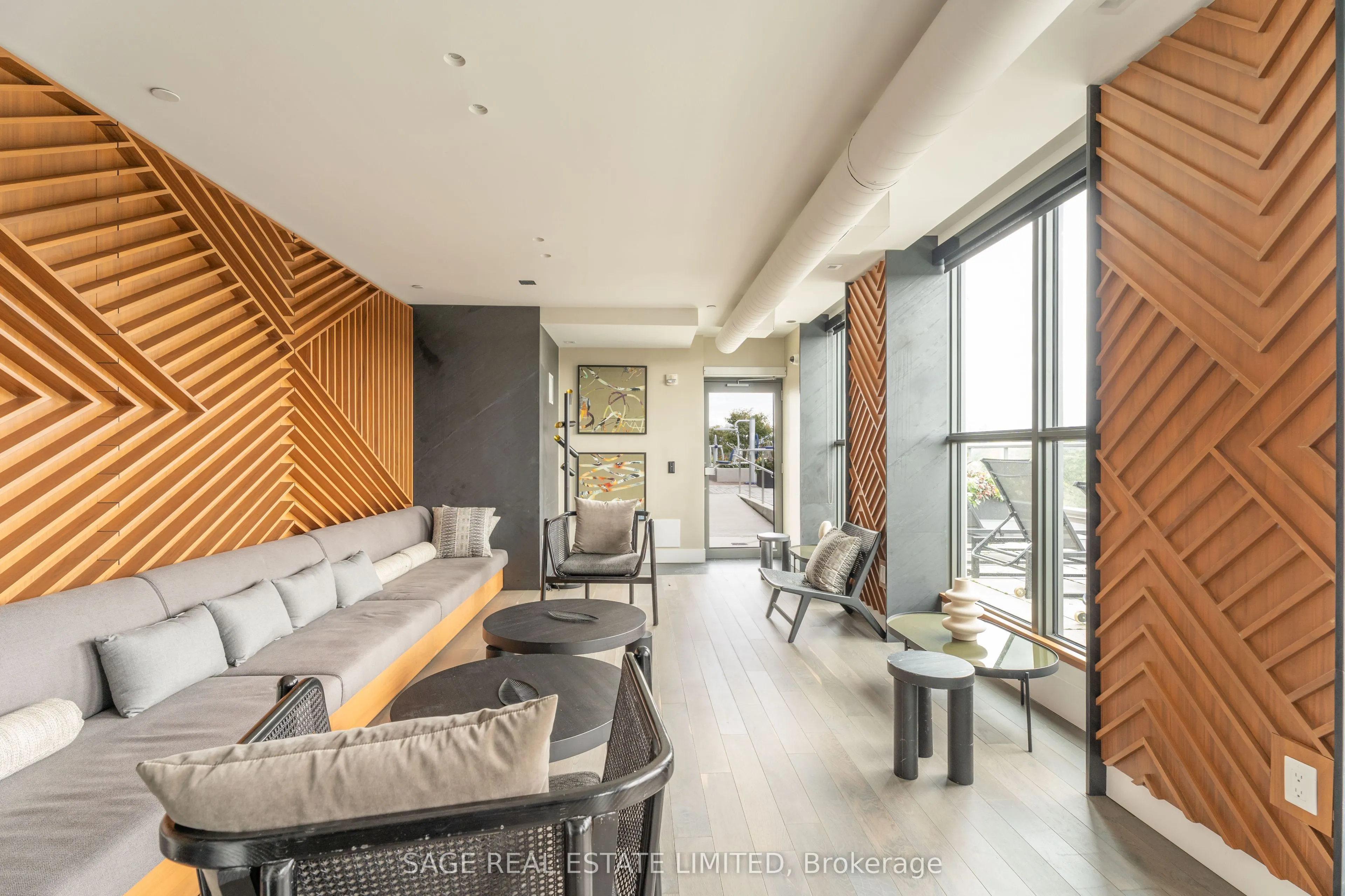1331 Queen Street E, #404