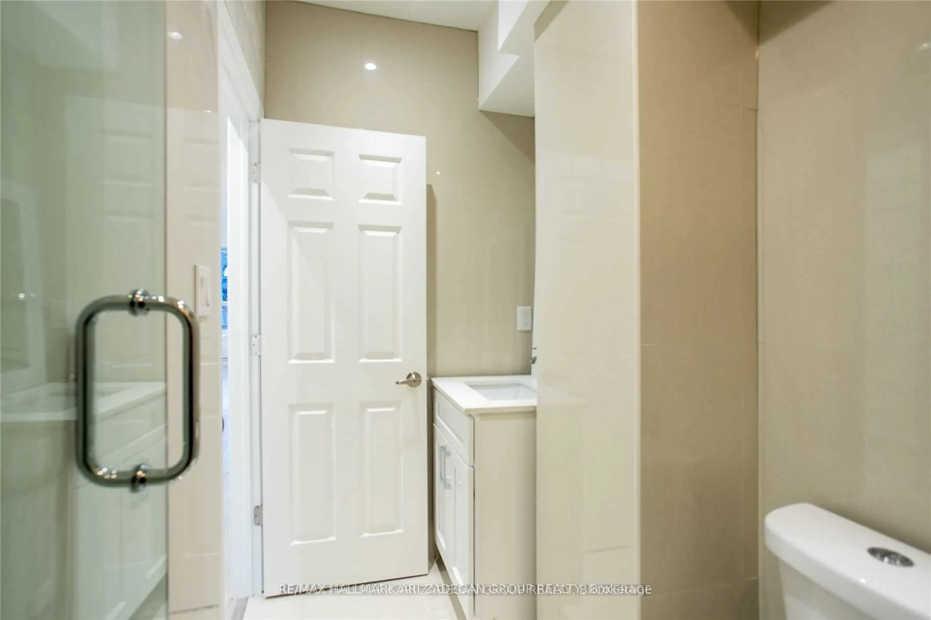 138 Booth Avenue, #Lowe Fl