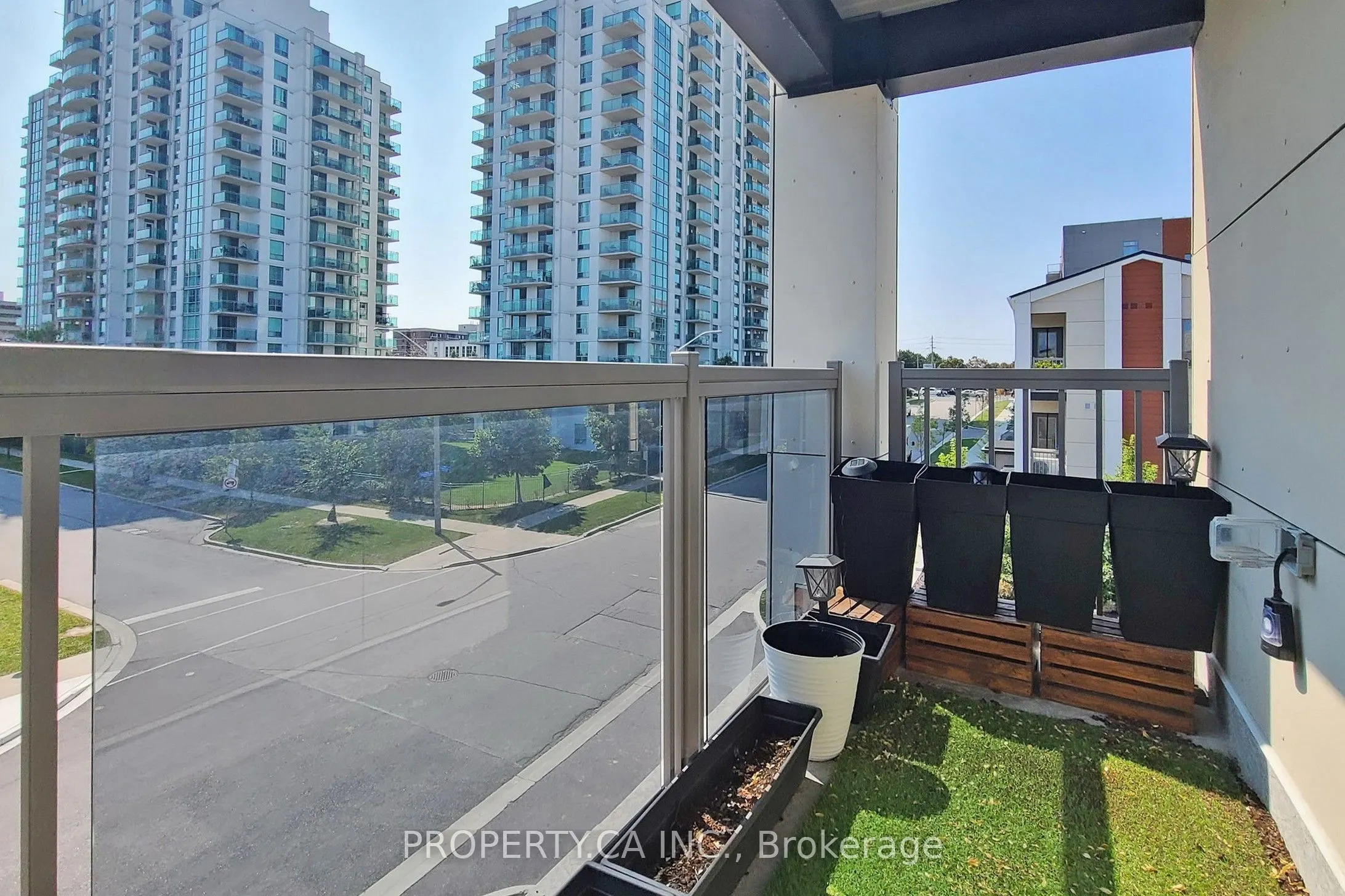 60 Orchid Place, #TH-2