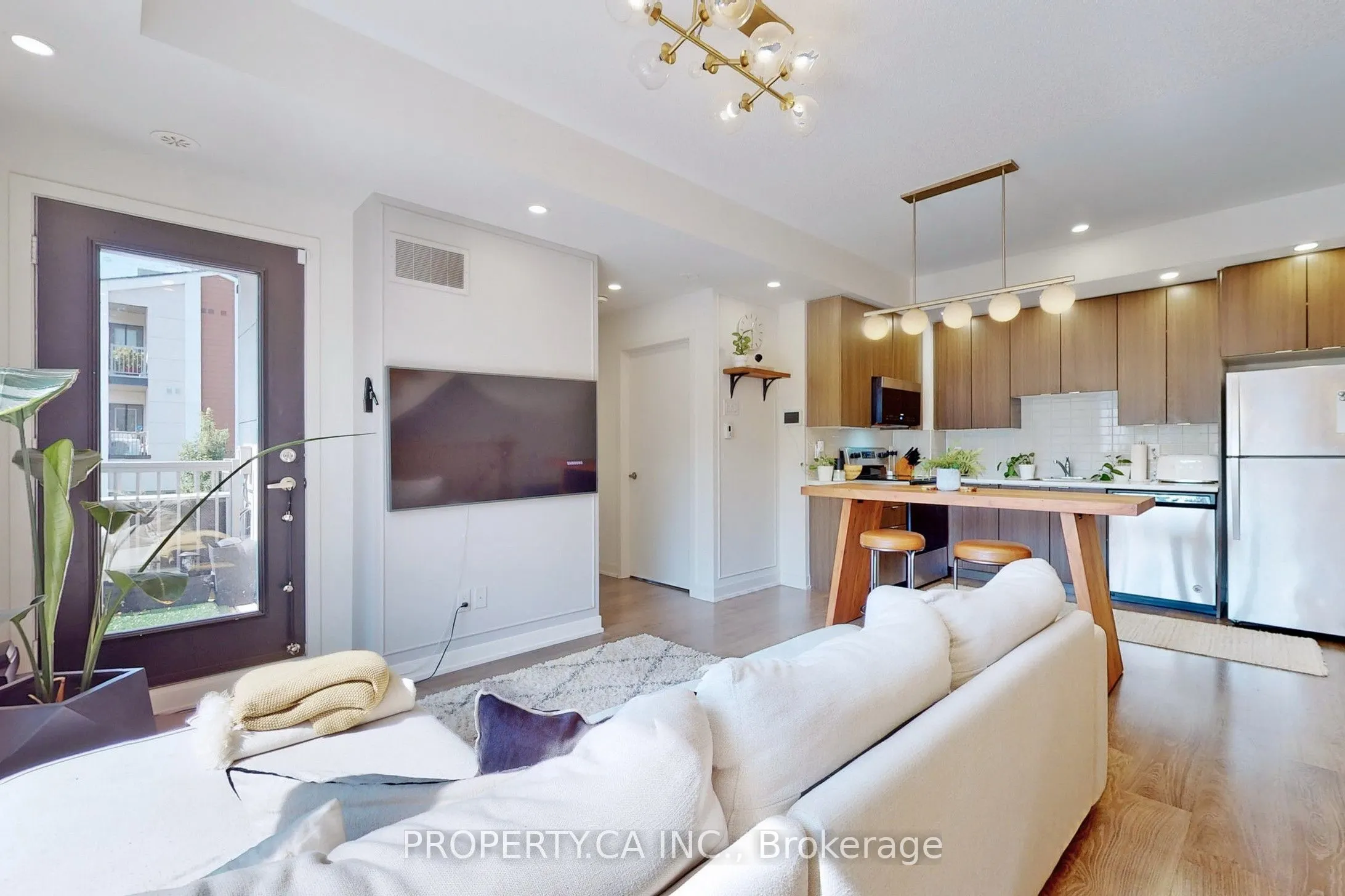 60 Orchid Place, #TH-2