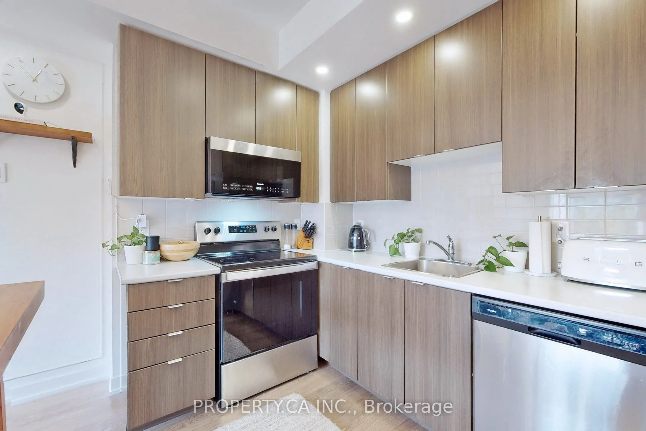 60 Orchid Place, #TH-2