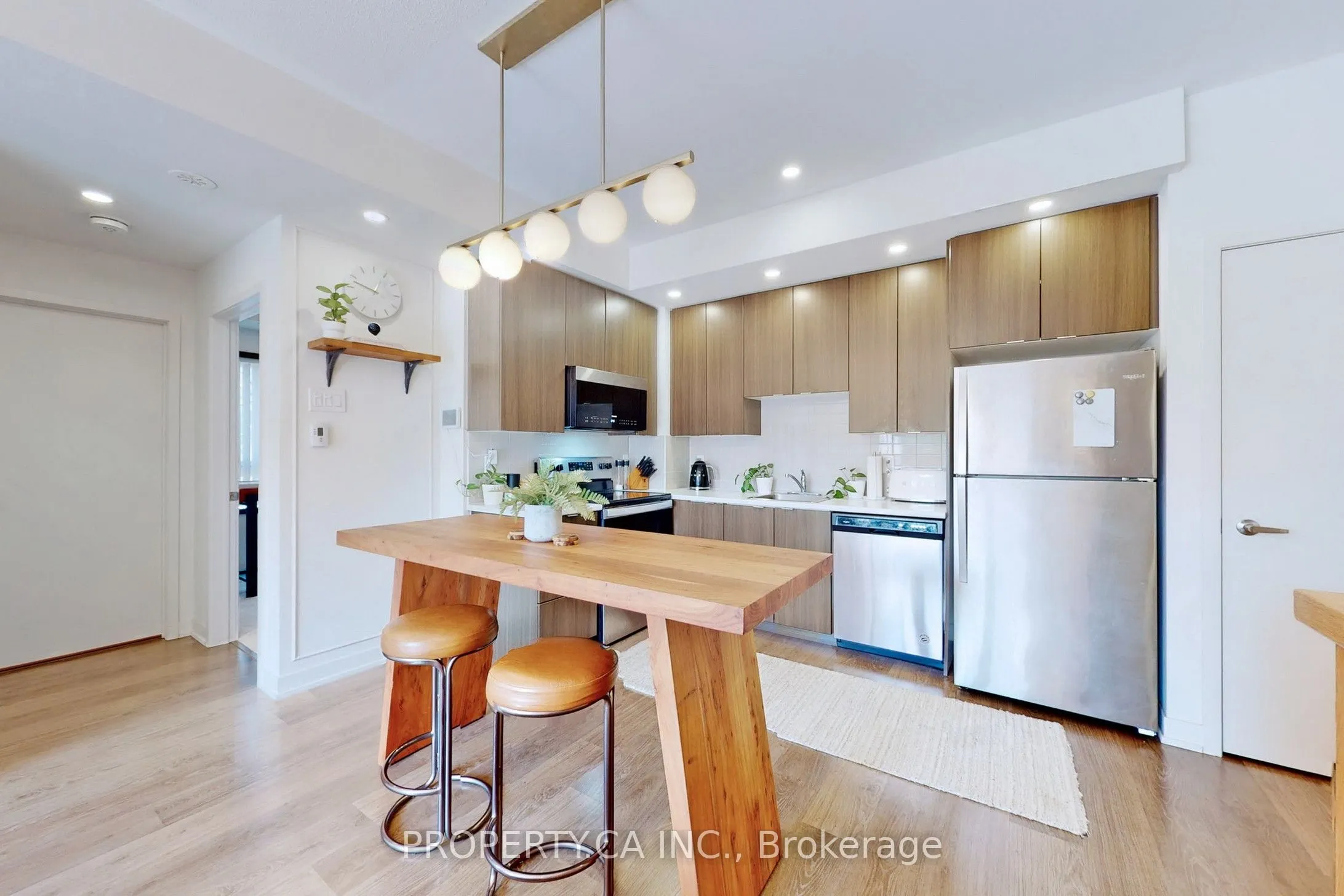 60 Orchid Place, #TH-2