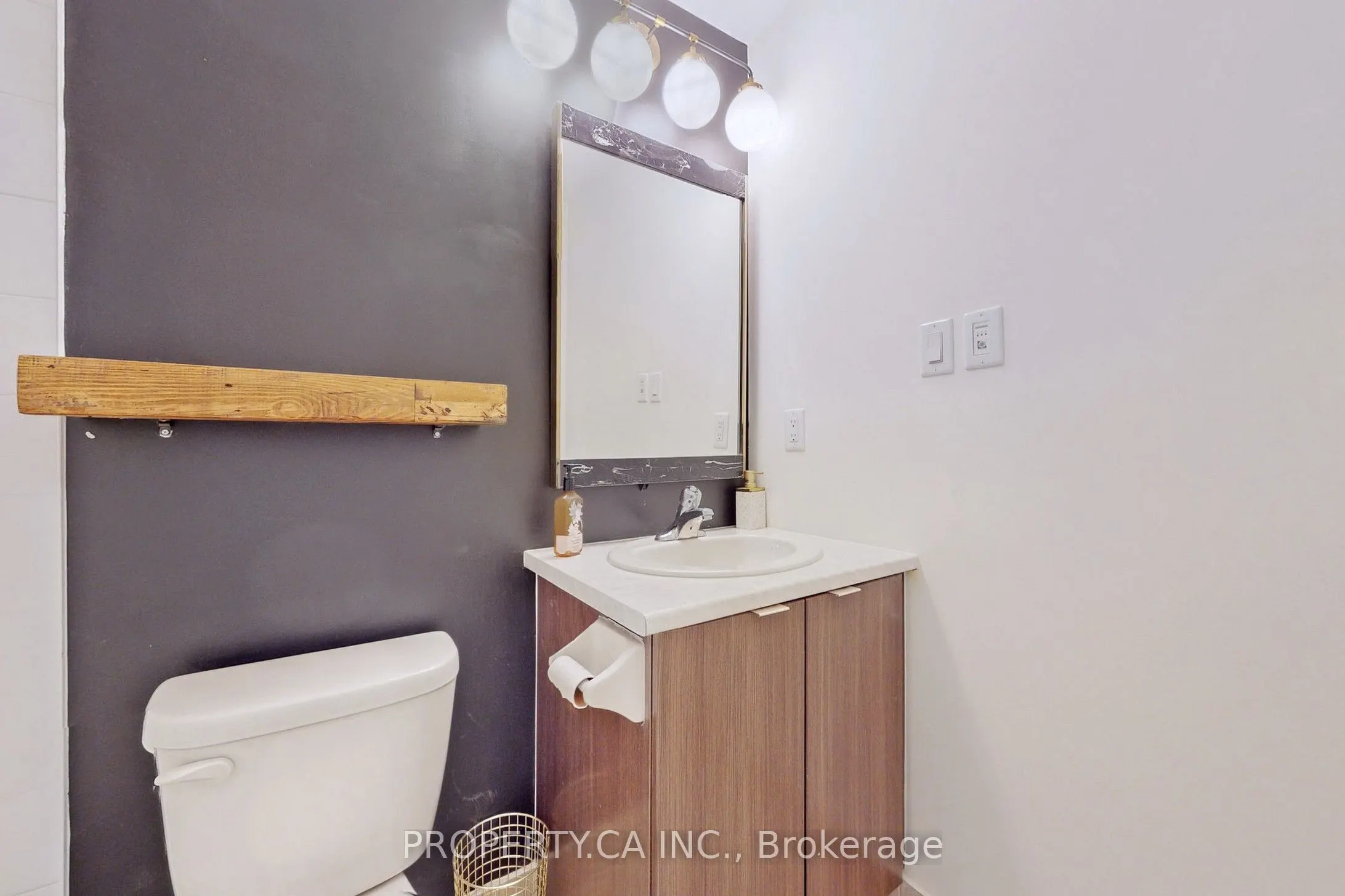 60 Orchid Place, #TH-2