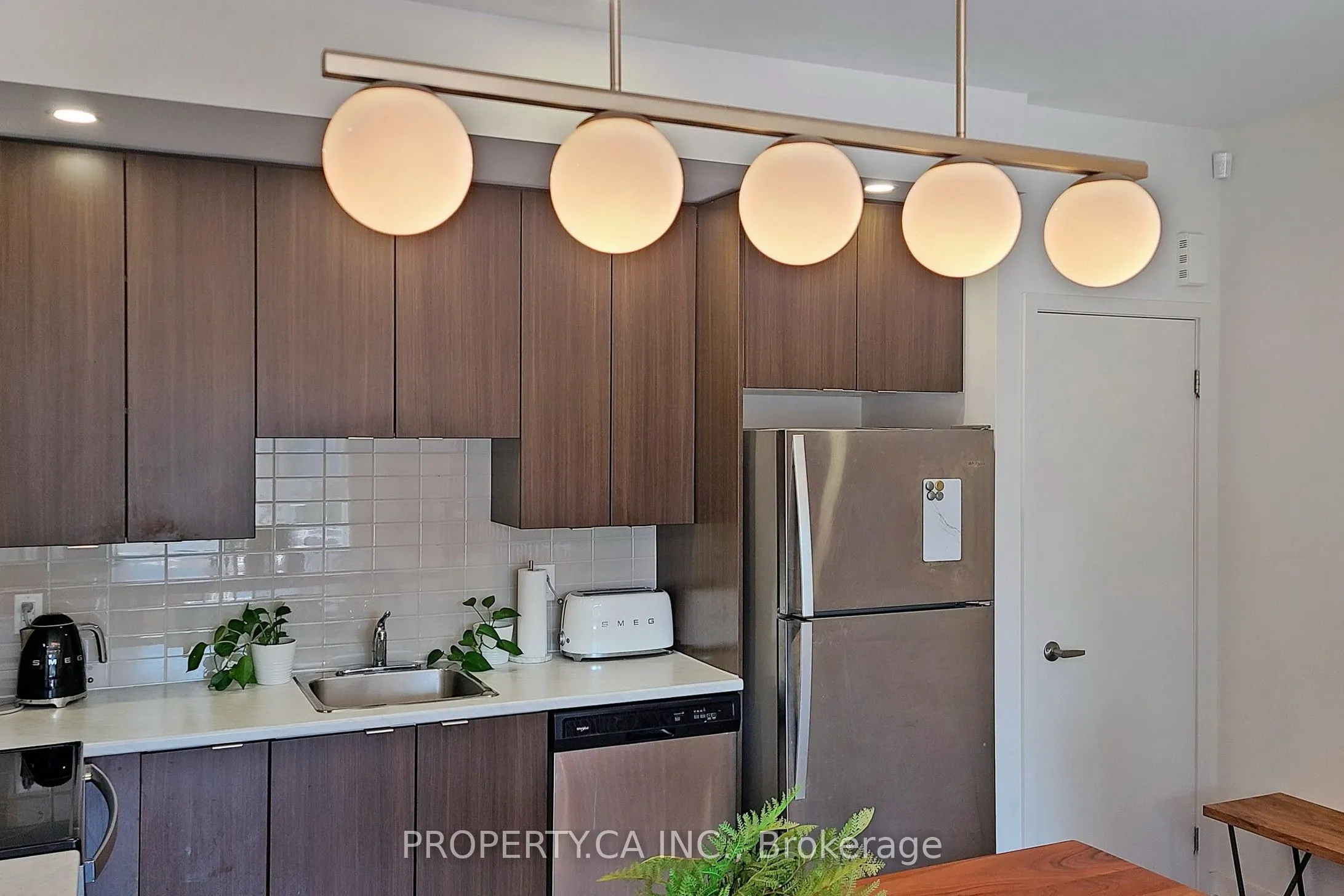 60 Orchid Place, #TH-2